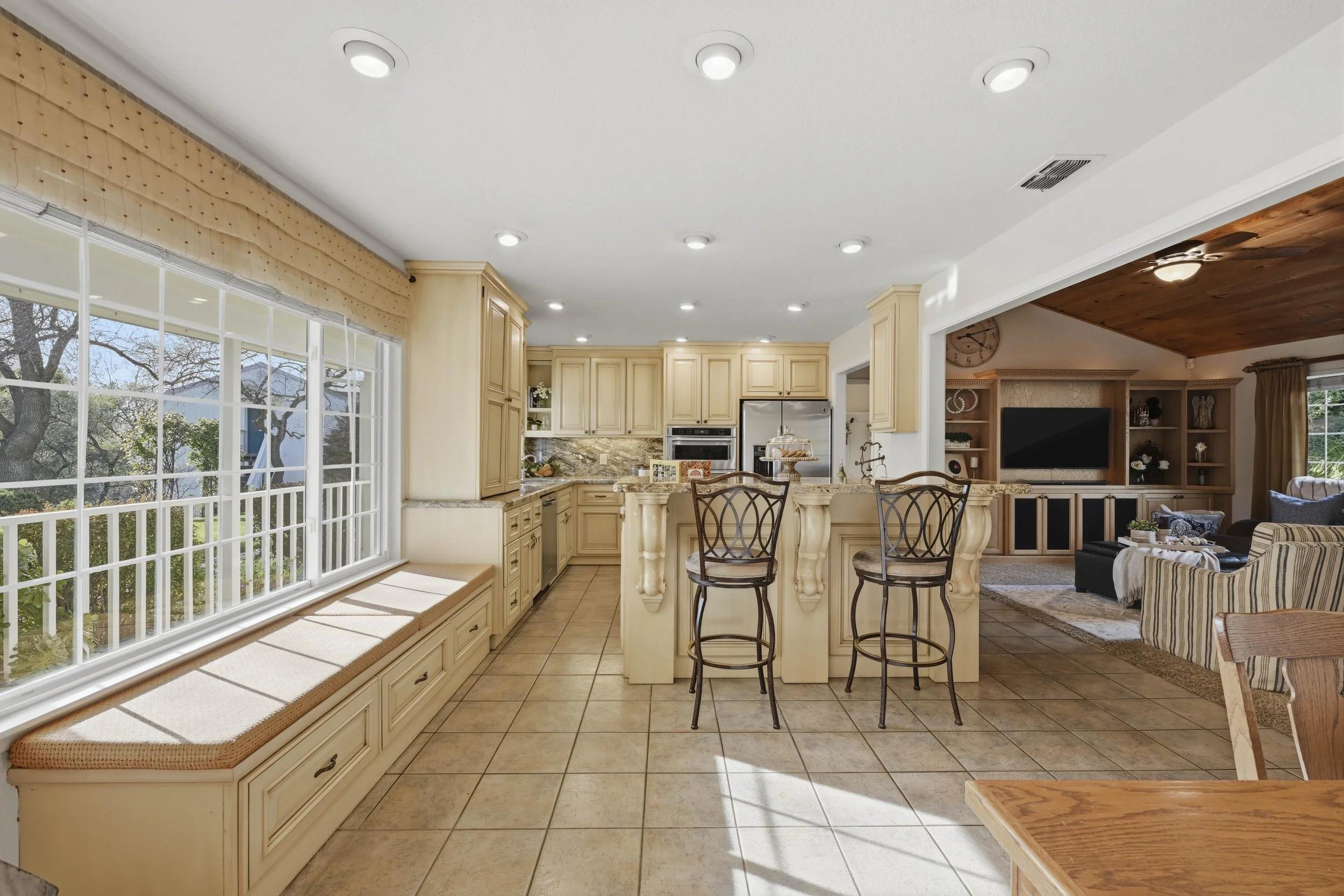 9240 Rock Springs Rd _106.jpg