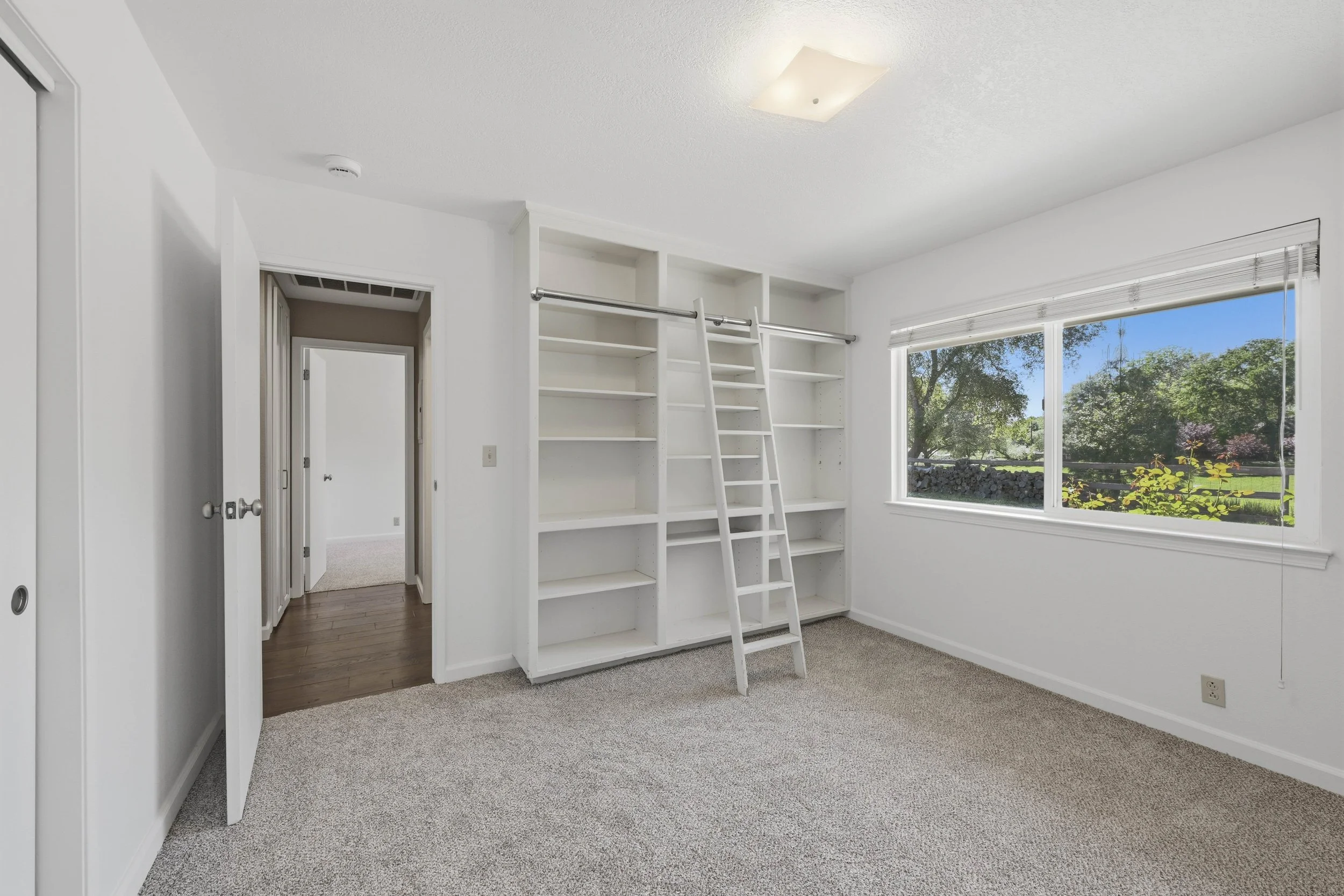 7585 Gold Dr 110.jpg