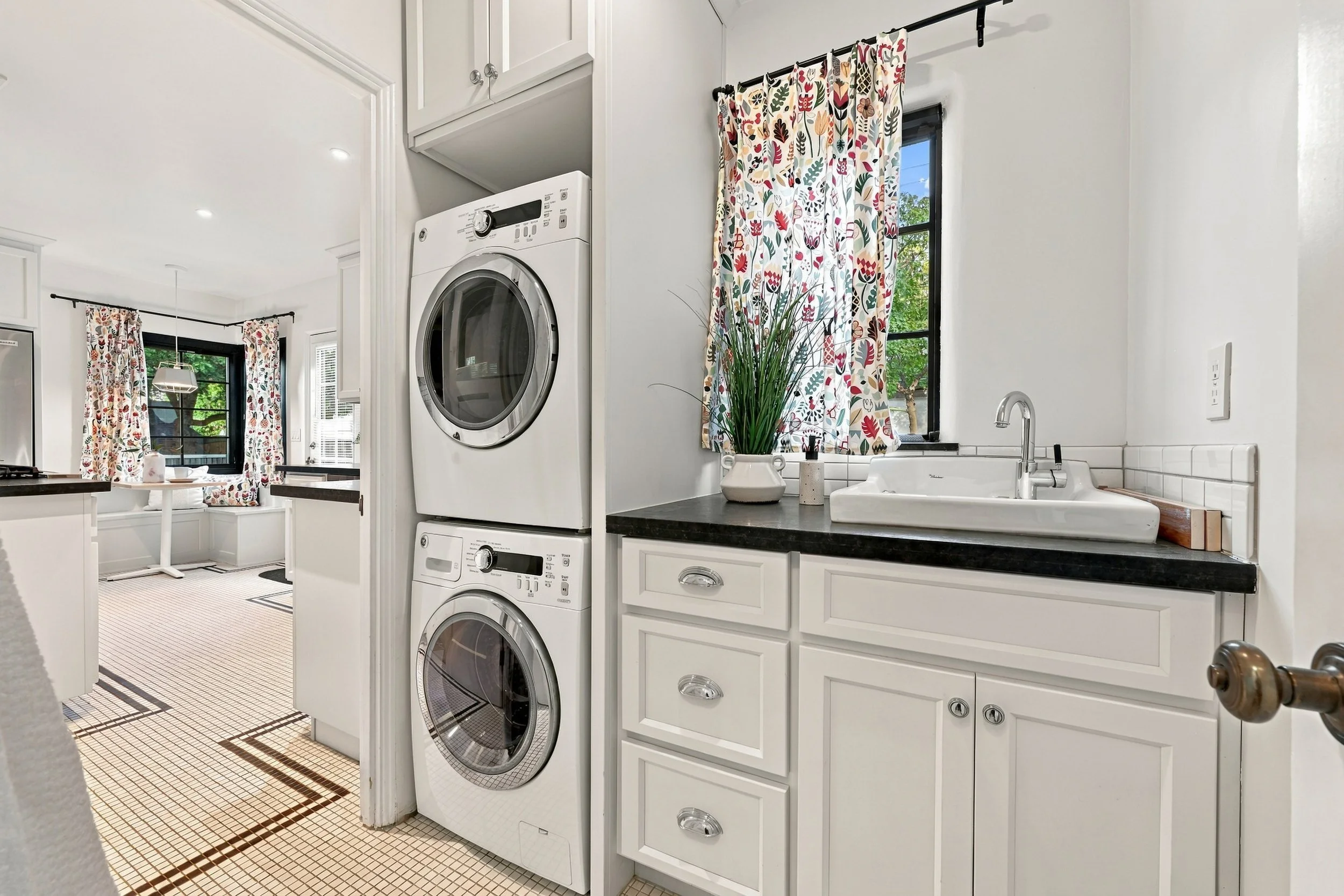 2743 Land Park Dr 67.jpg