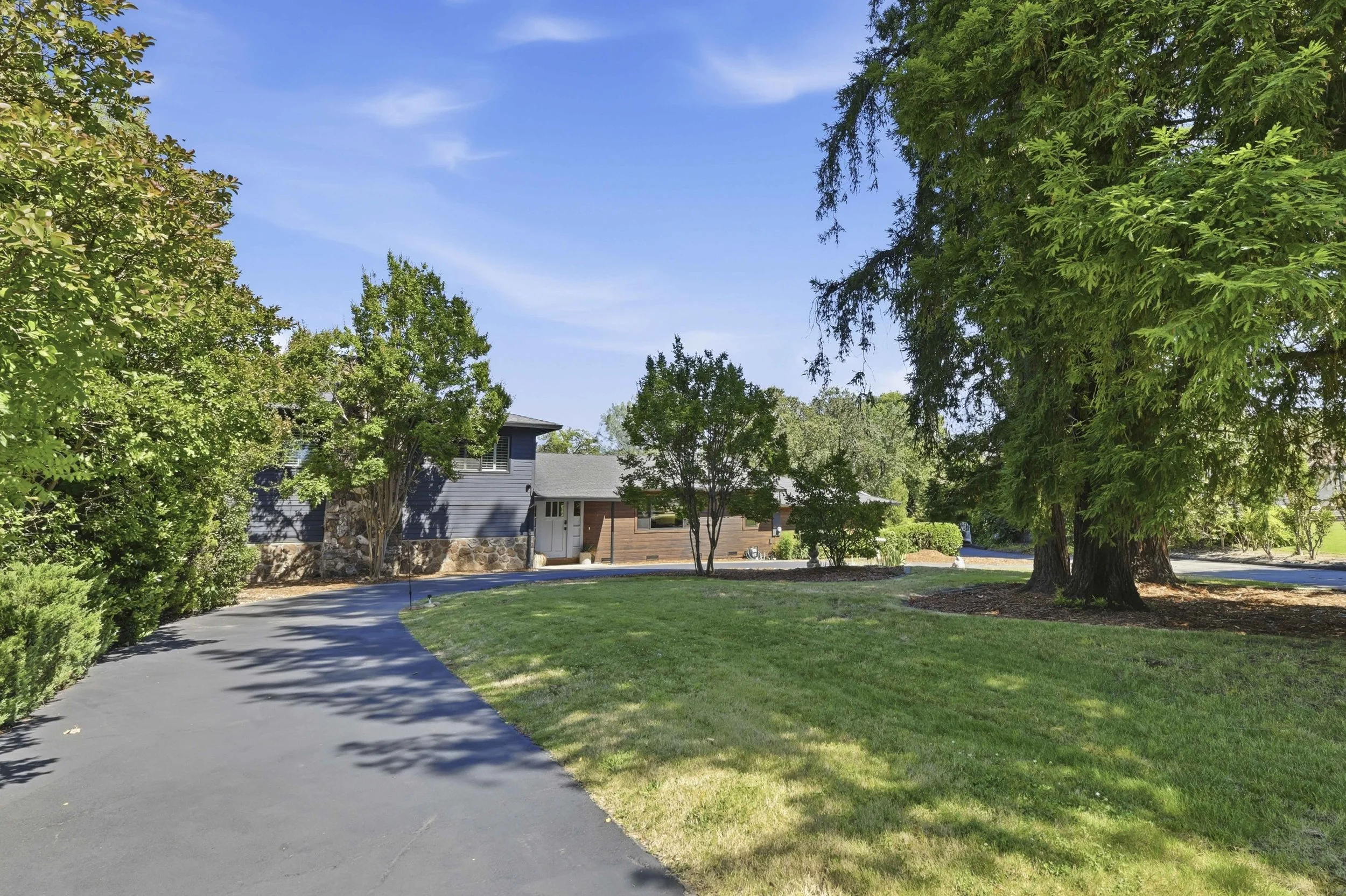 4440 Lawrence Dr _11.jpg