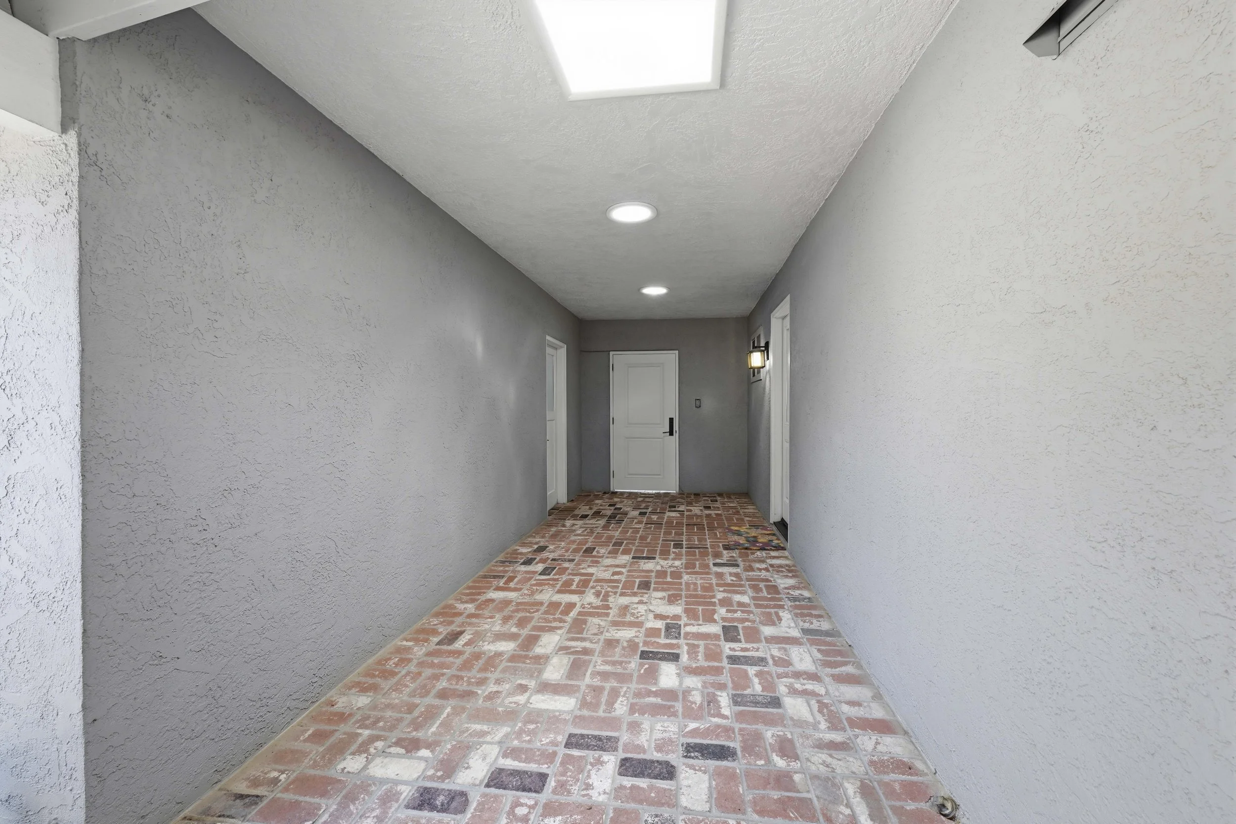 2929 Latham Dr _43.jpg