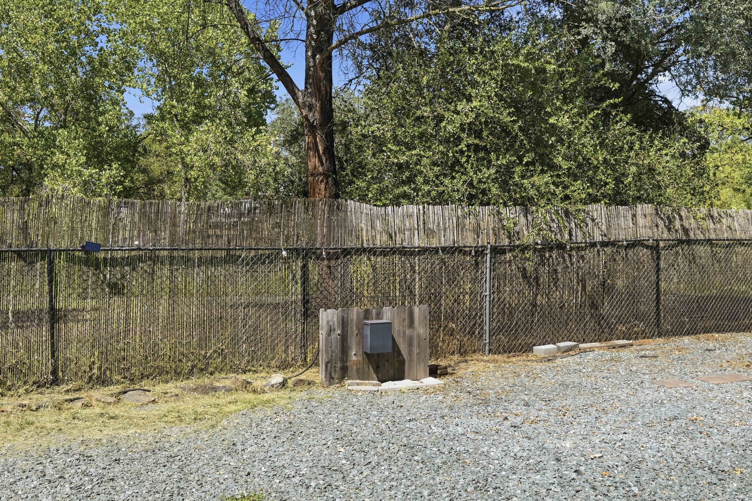 4440 Lawrence Dr _92.jpg