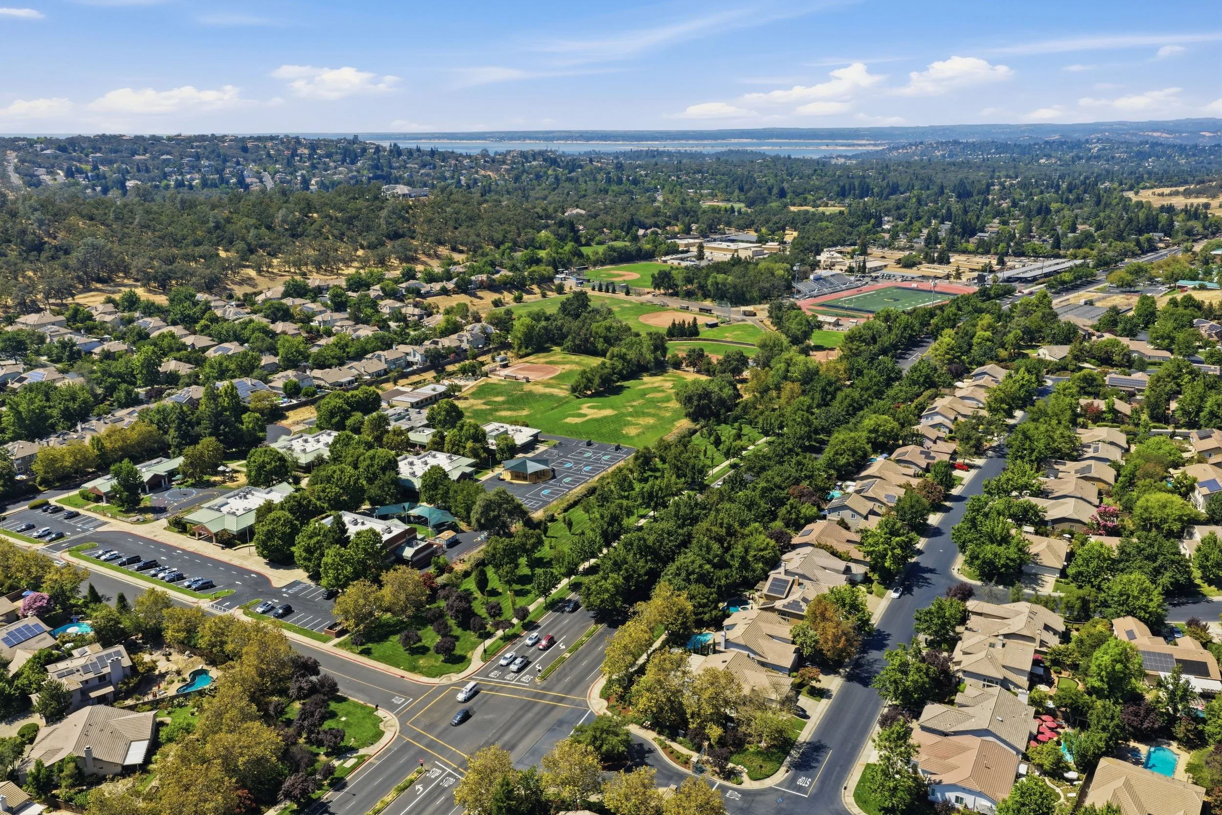 3301 Stonehurst Dr _3.jpg