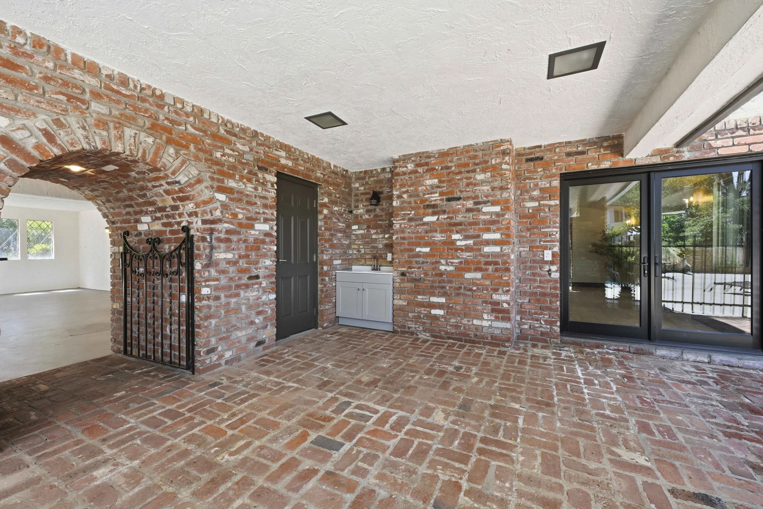 9815 Mira Del Rio Dr 32.jpg