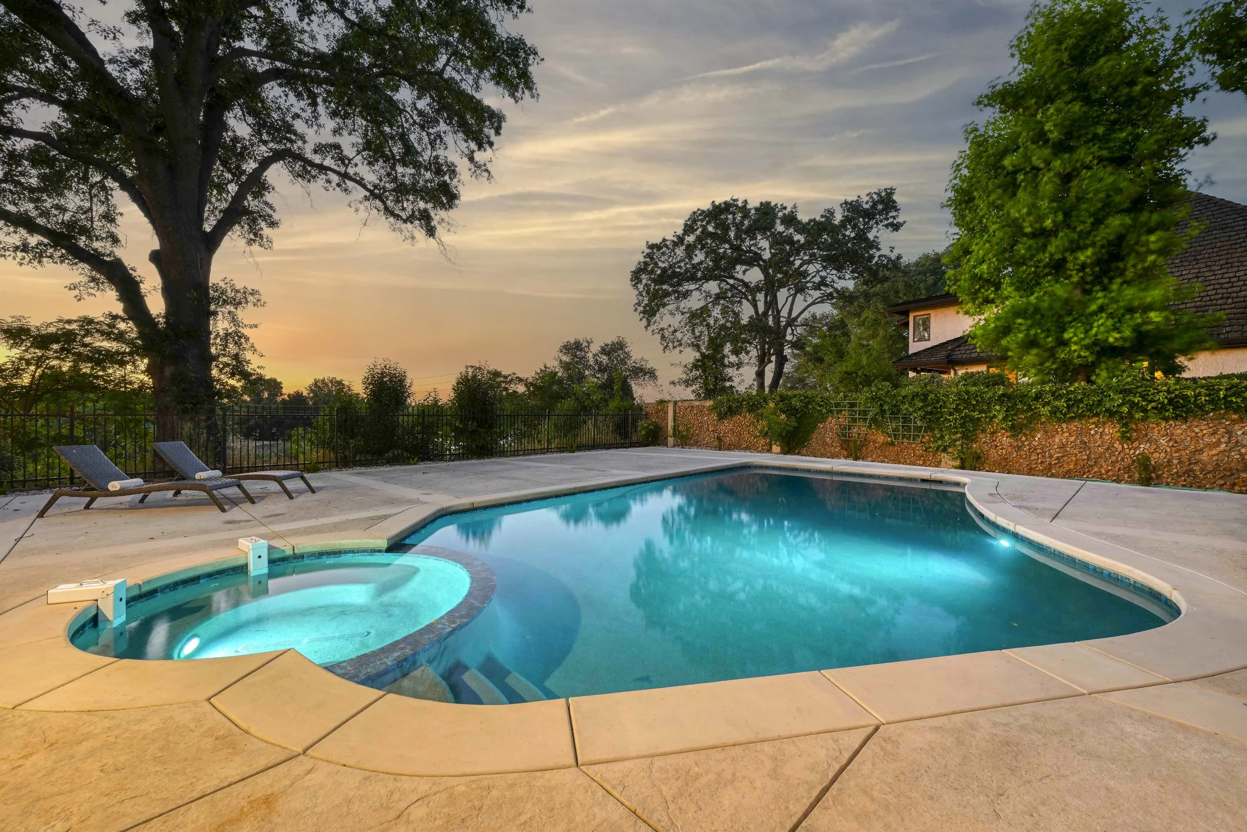 9815 Mira Del Rio Dr - Twilights - 19.jpg