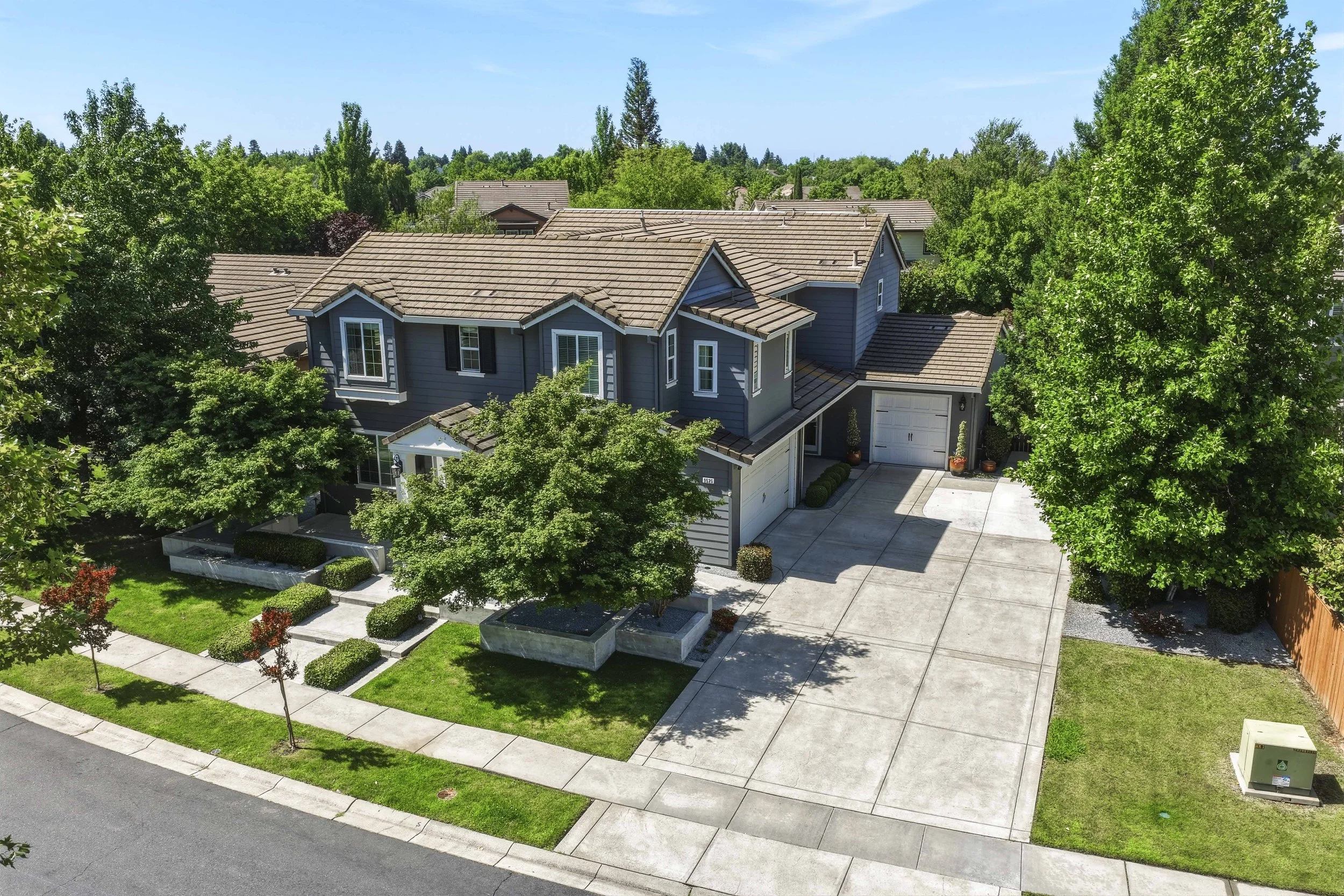 9525 Littoral St _0.jpg