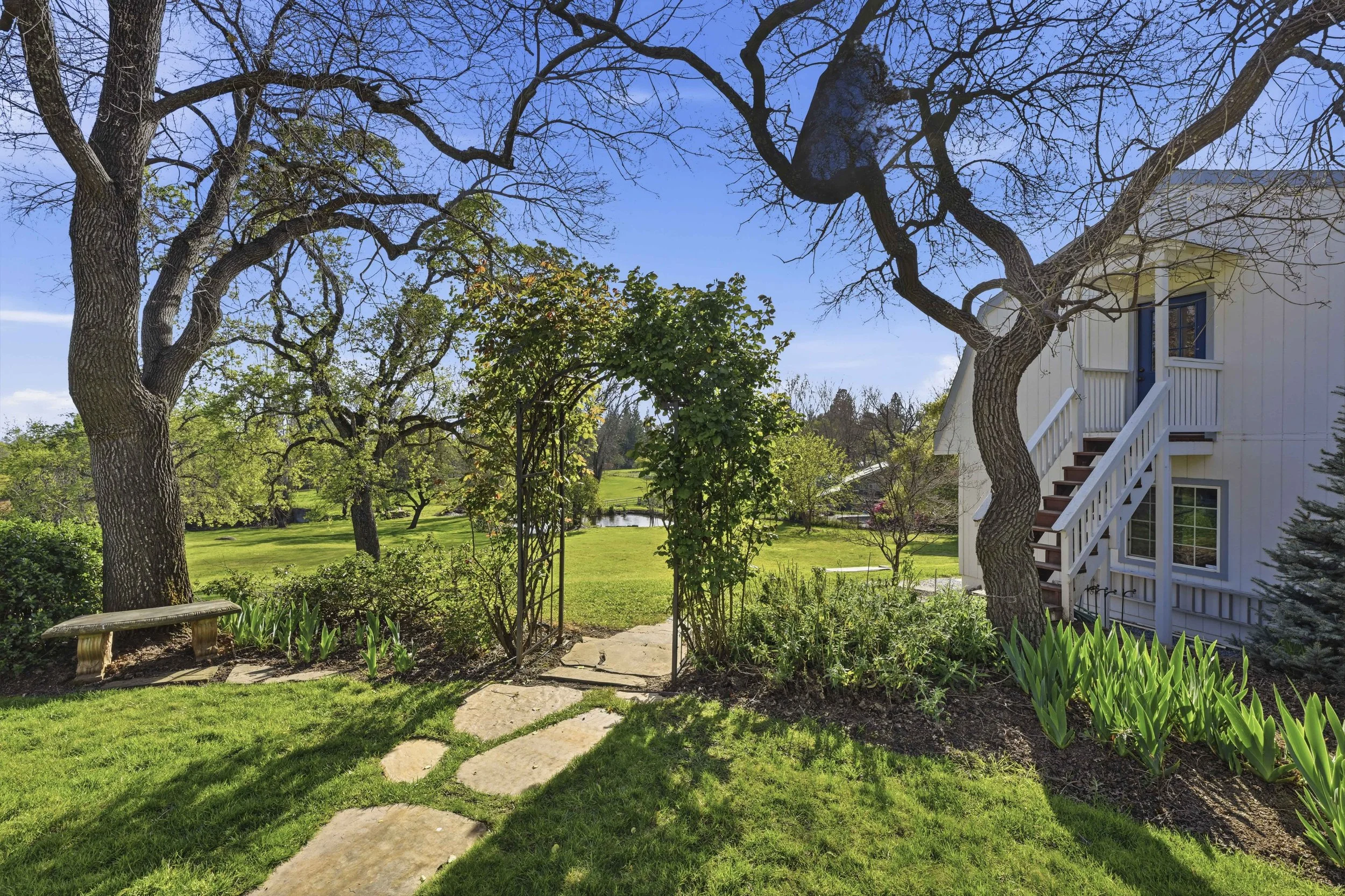 9240 Rock Springs Rd _64.jpg