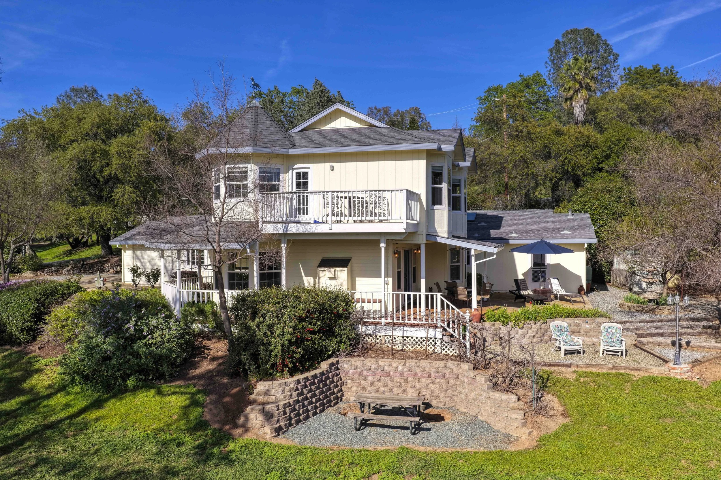 9240 Rock Springs Rd _10.jpg