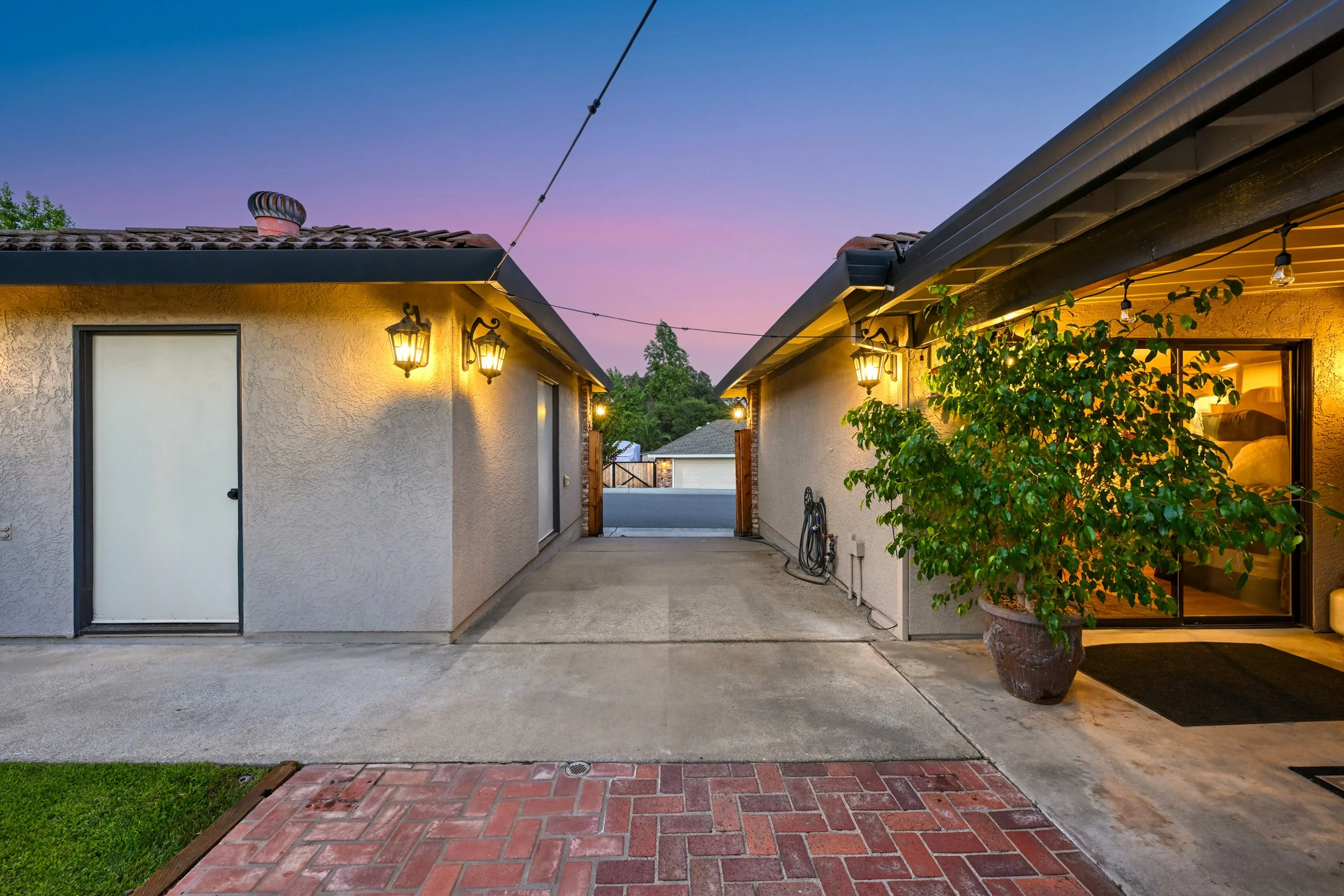 3737 Sweetwater Dr 13.jpg