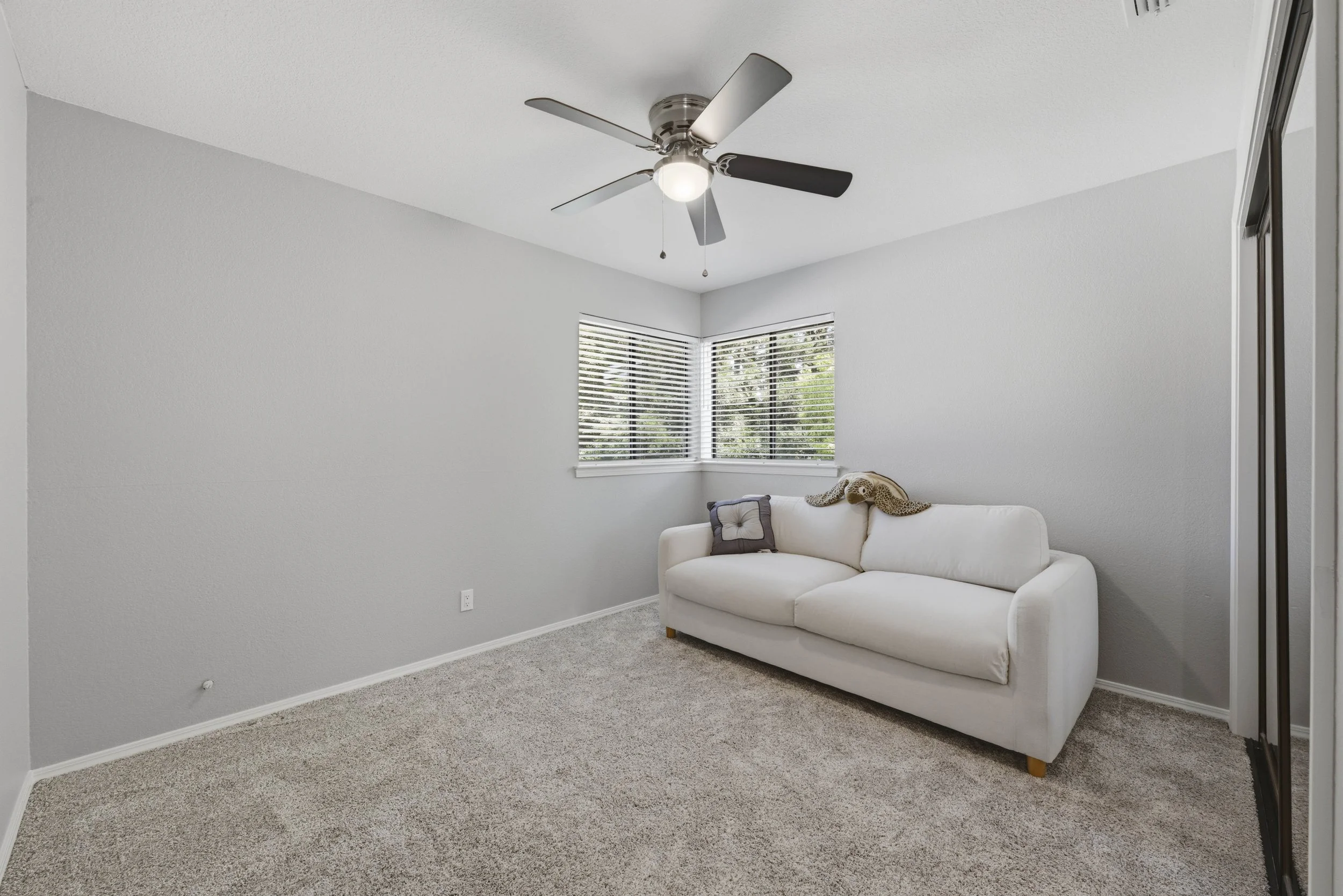 1610 Foxridge Cir 71.jpg