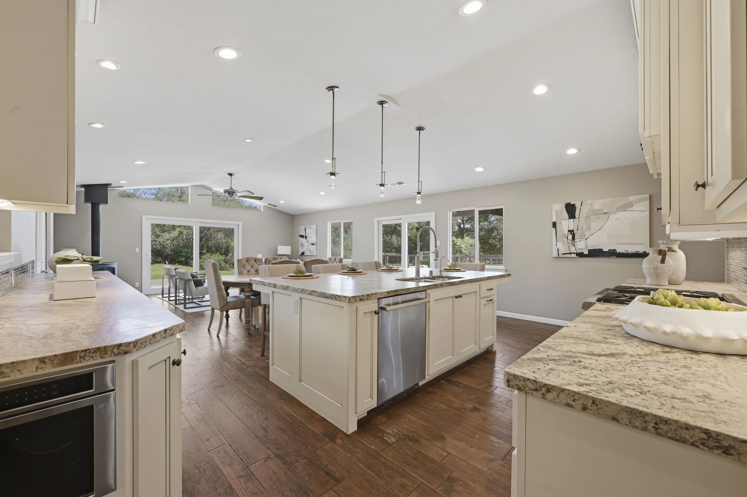 7585 Gold Dr 106.jpg