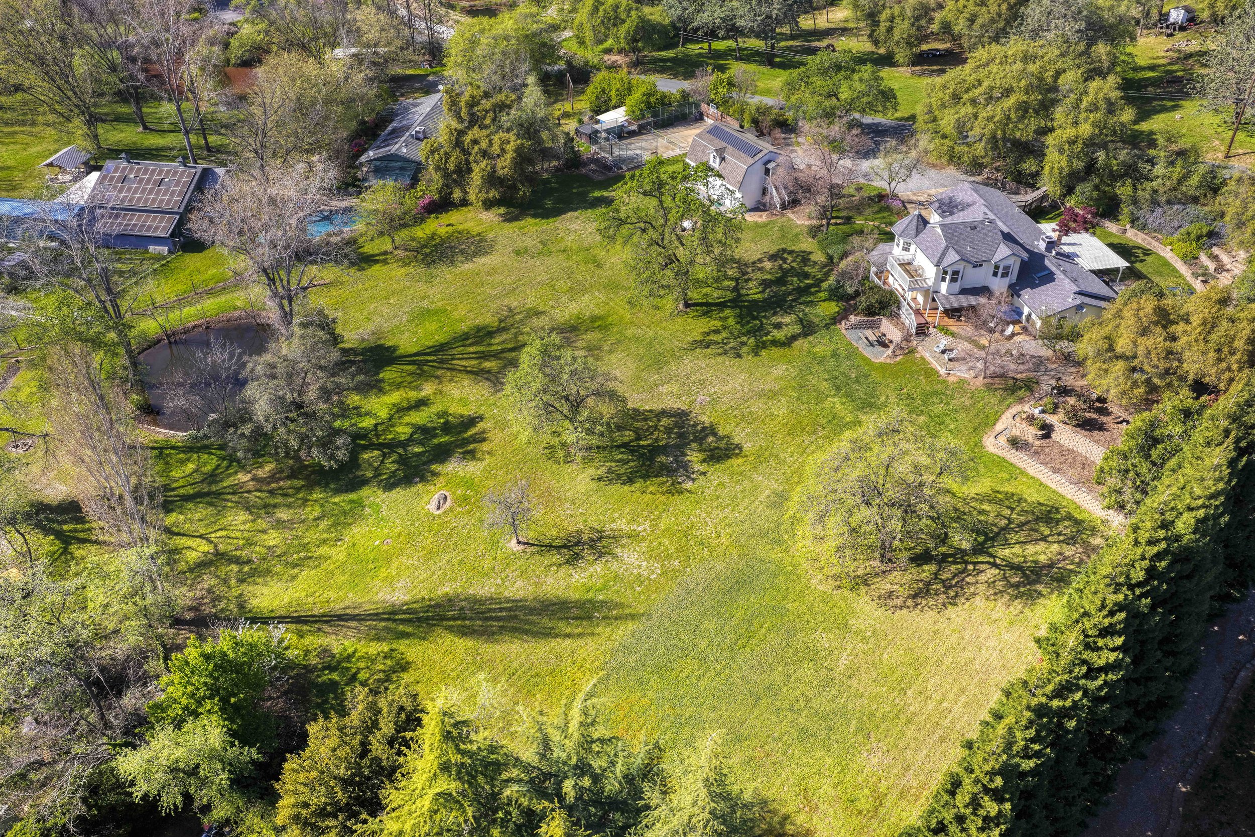 9240 Rock Springs Rd _8.jpg