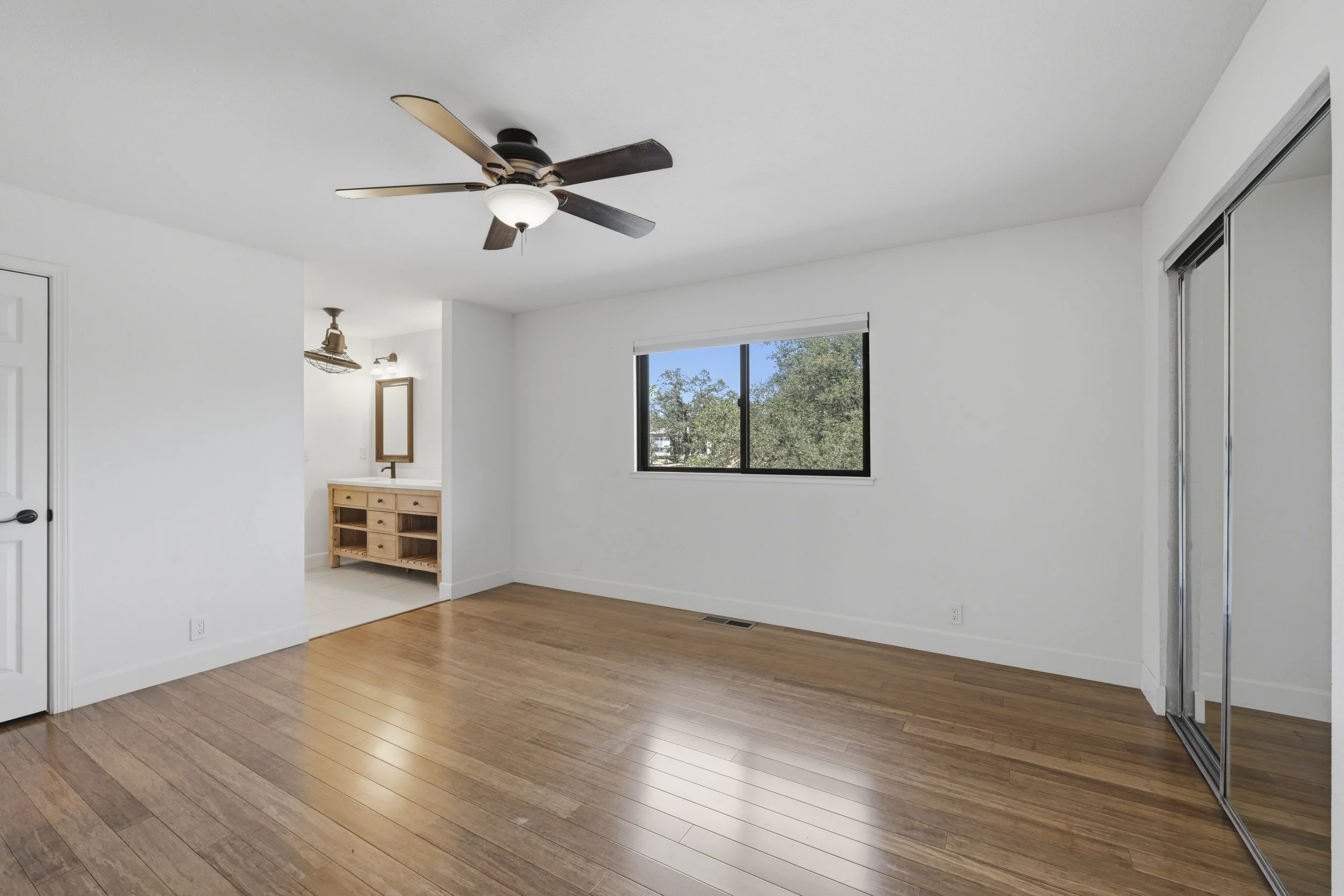 4440 Lawrence Dr _60.jpg