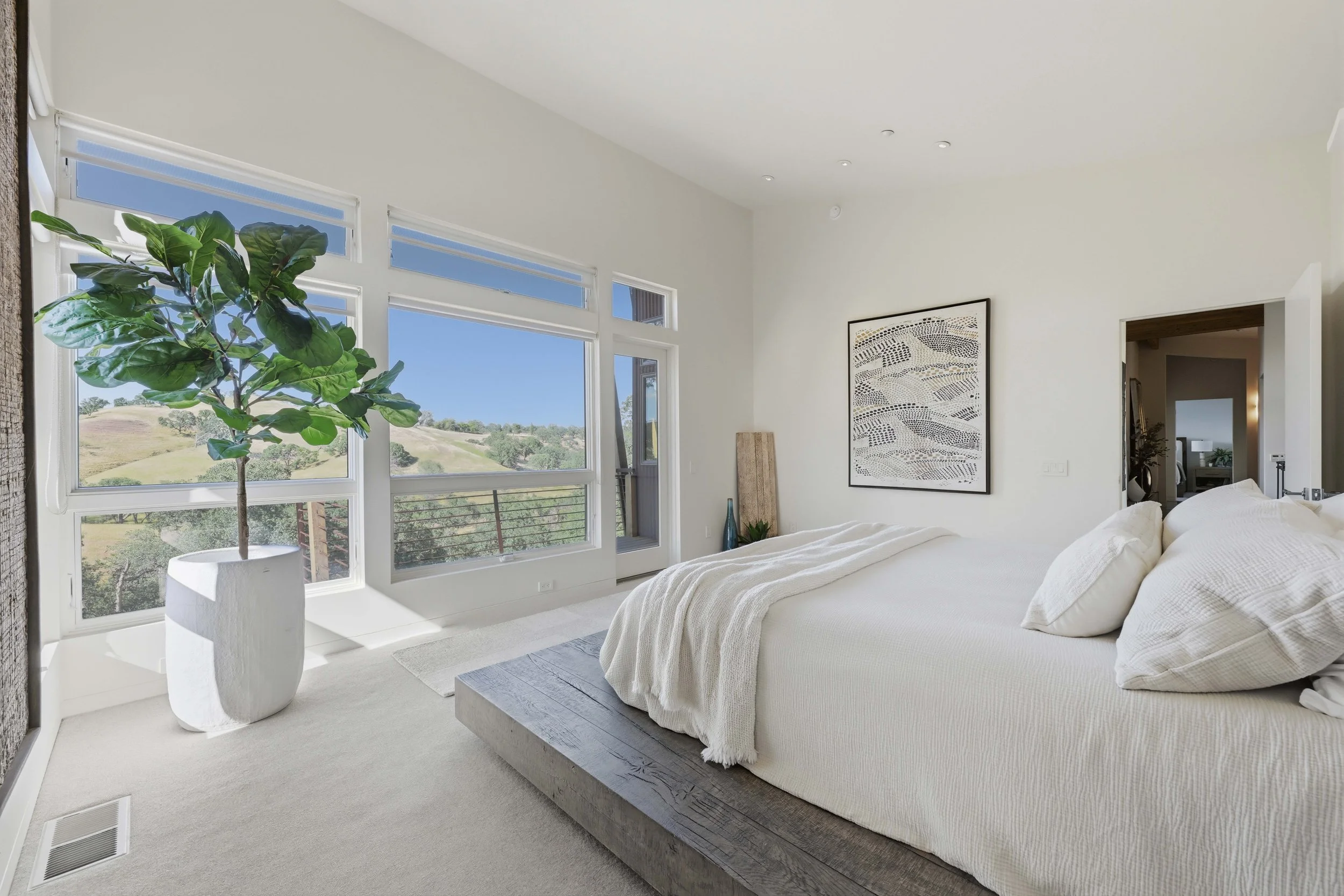 26000 Venado Dr - Main House  - 30.jpg