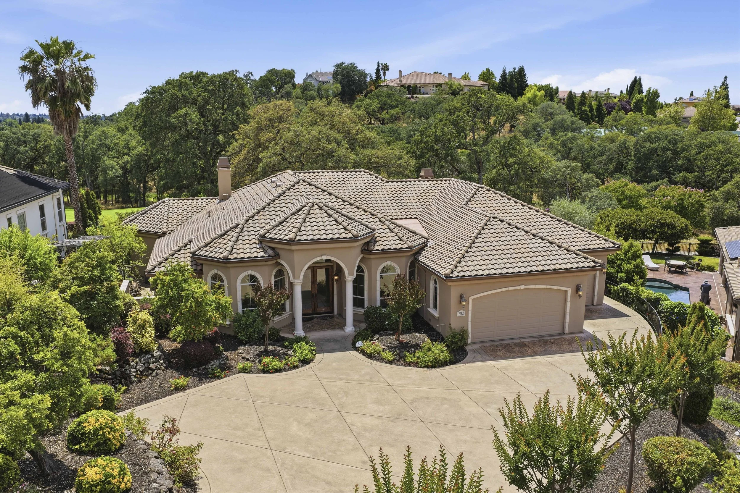 3702 Lindbrook Dr 3.jpg