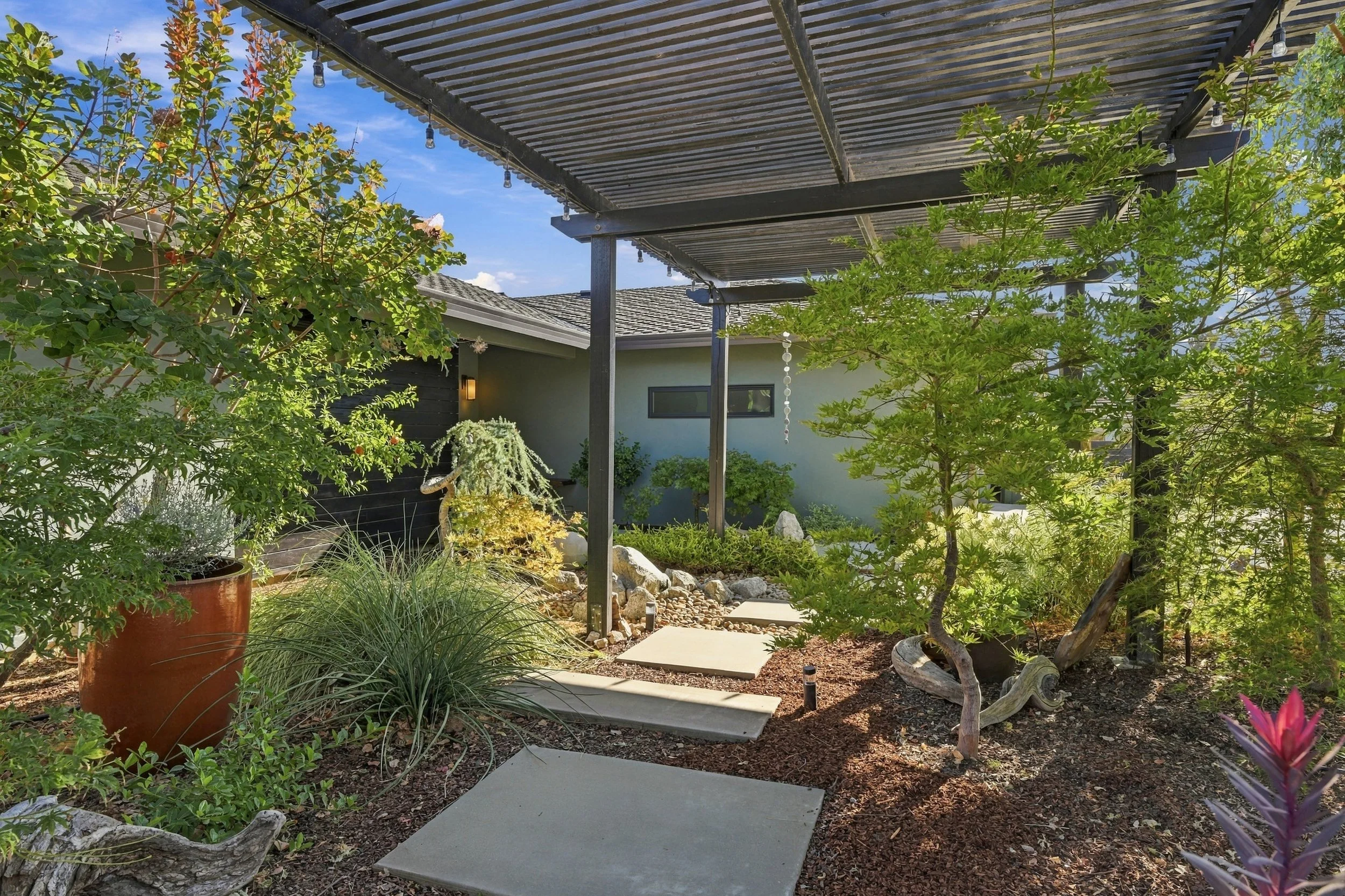 7882 Lakeshore Dr 8.jpg