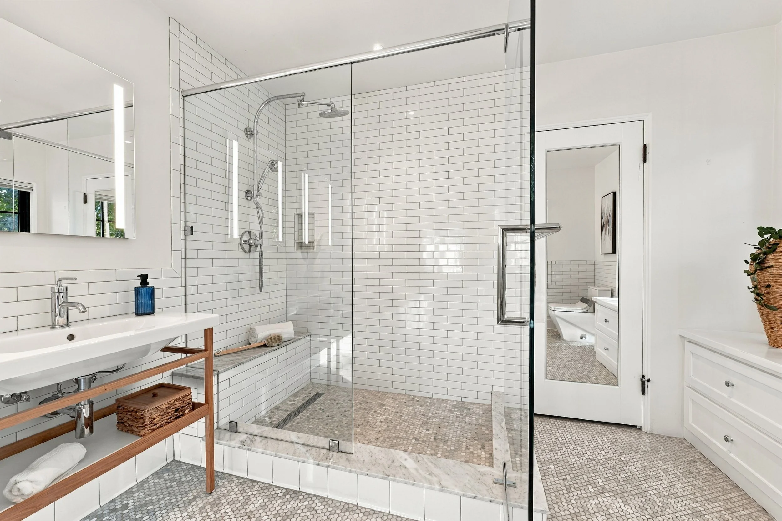 2743 Land Park Dr 43.jpg