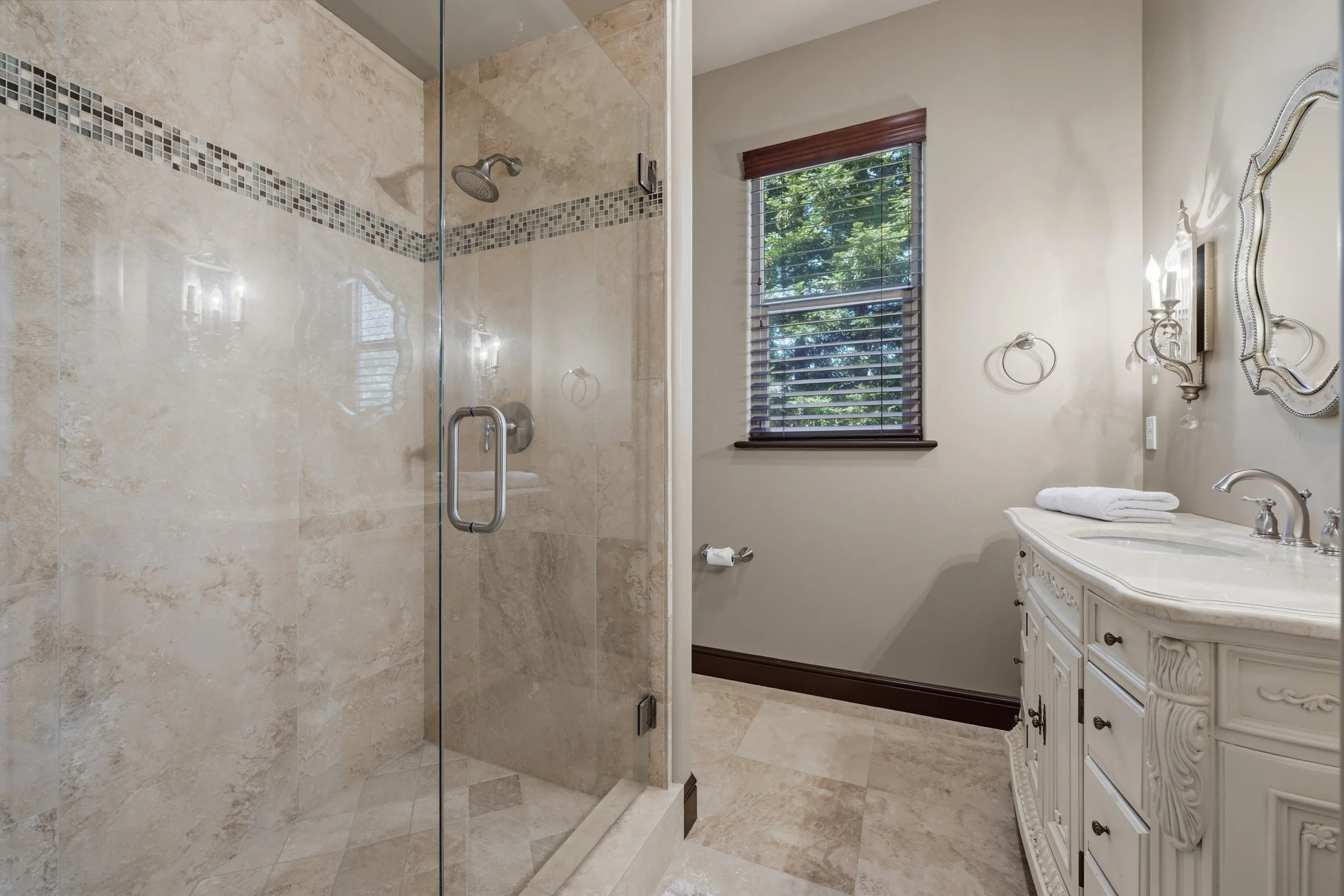 5645 Los Posas Way 59.jpg