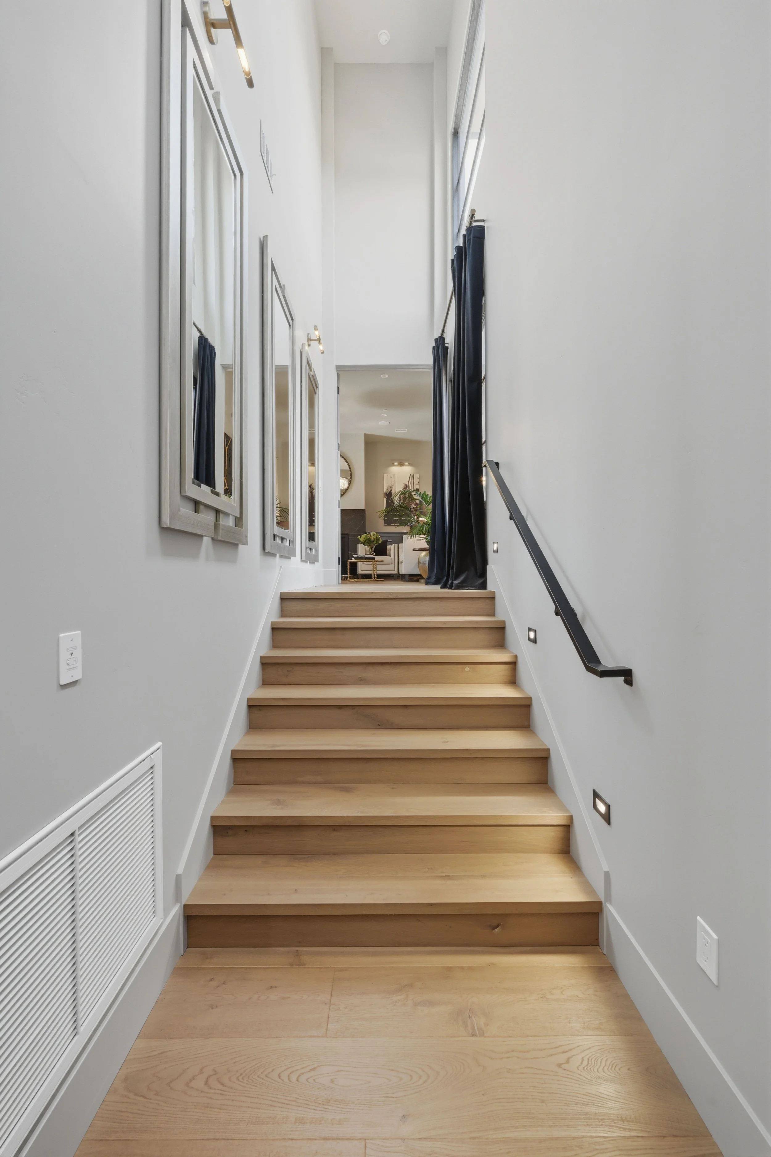 4200 Raphael 118.jpg