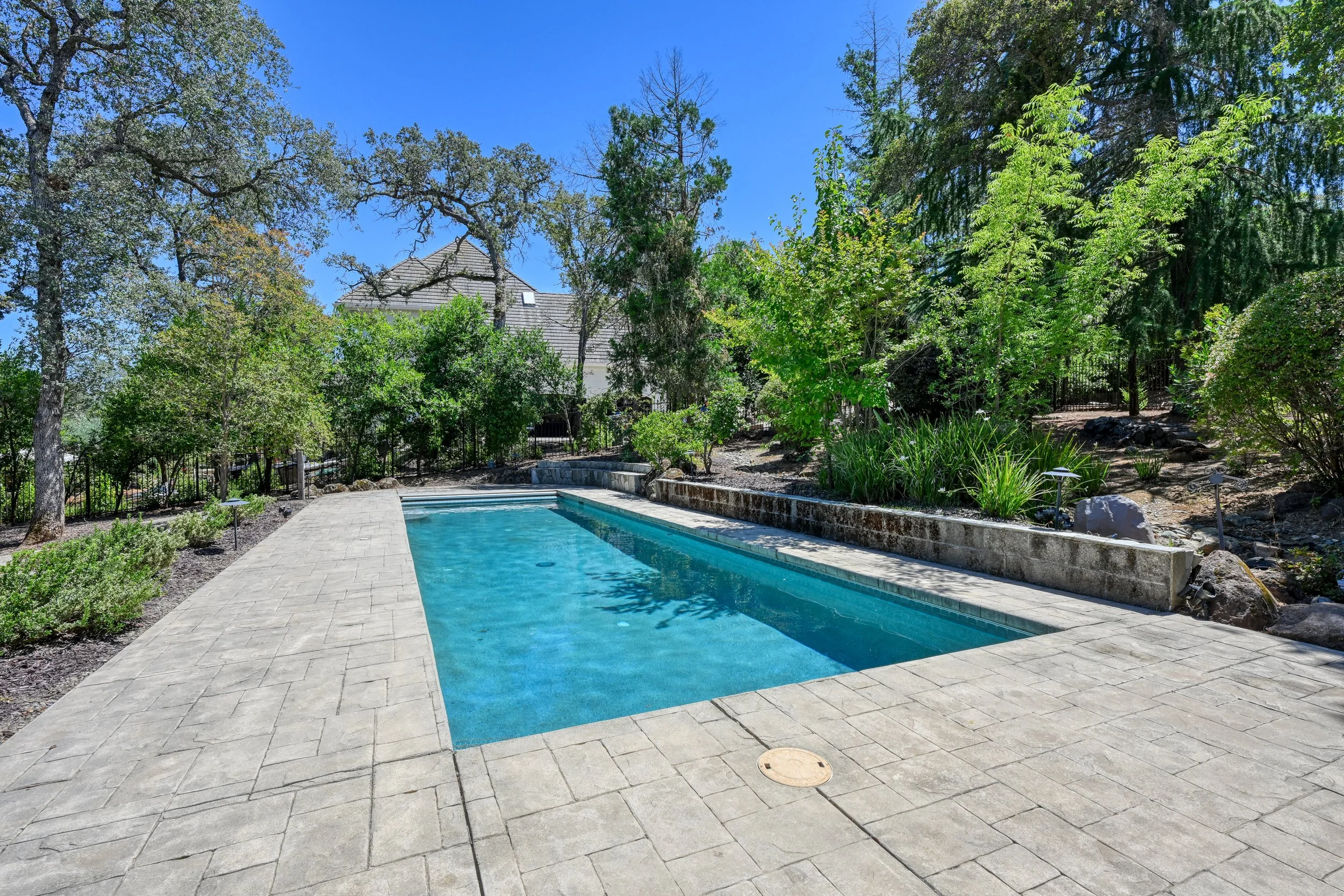 1194 Shetland Way - 104.jpg