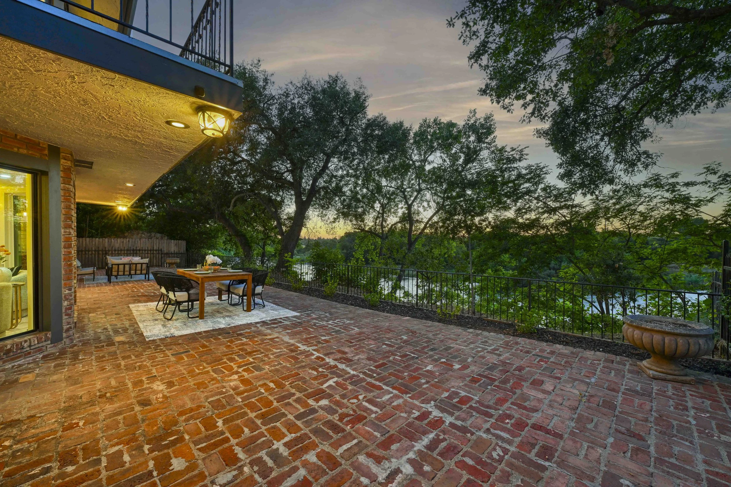 9815 Mira Del Rio Dr - Twilights - 7.jpg