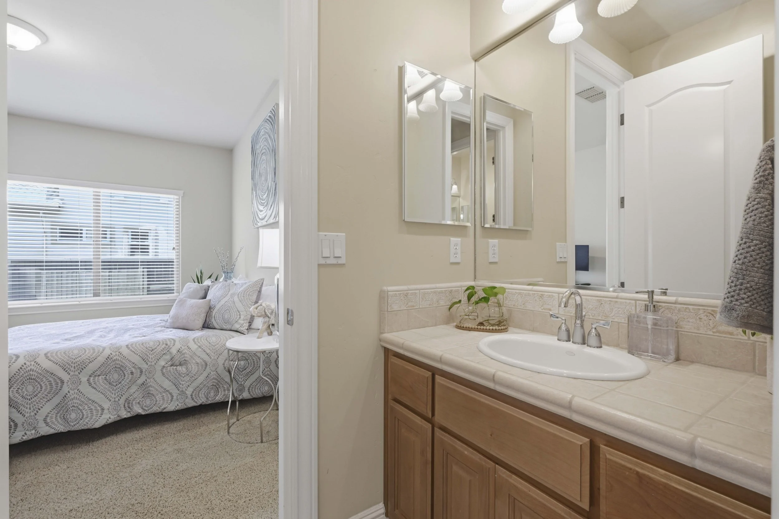 1343 Terracina Dr 60.jpg