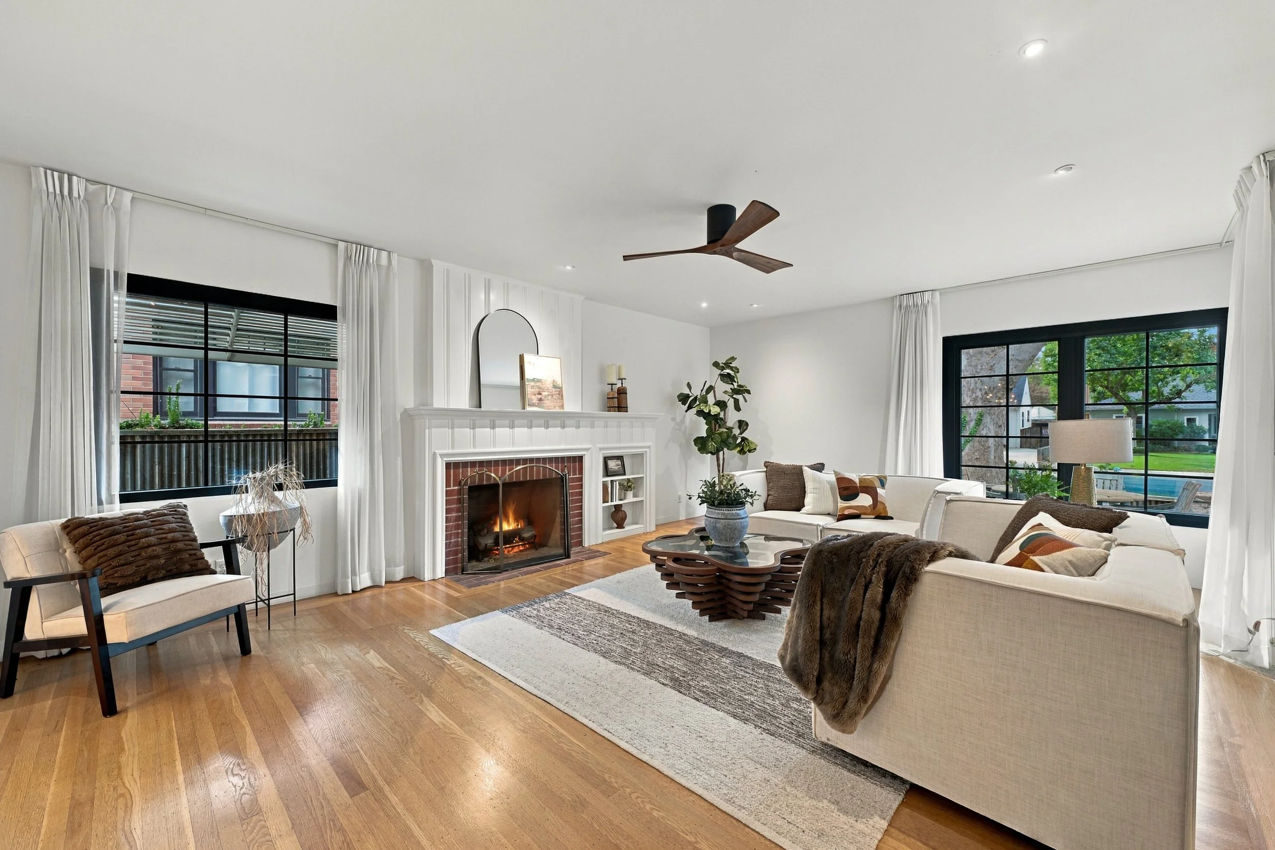 2743 Land Park Dr 16.jpg