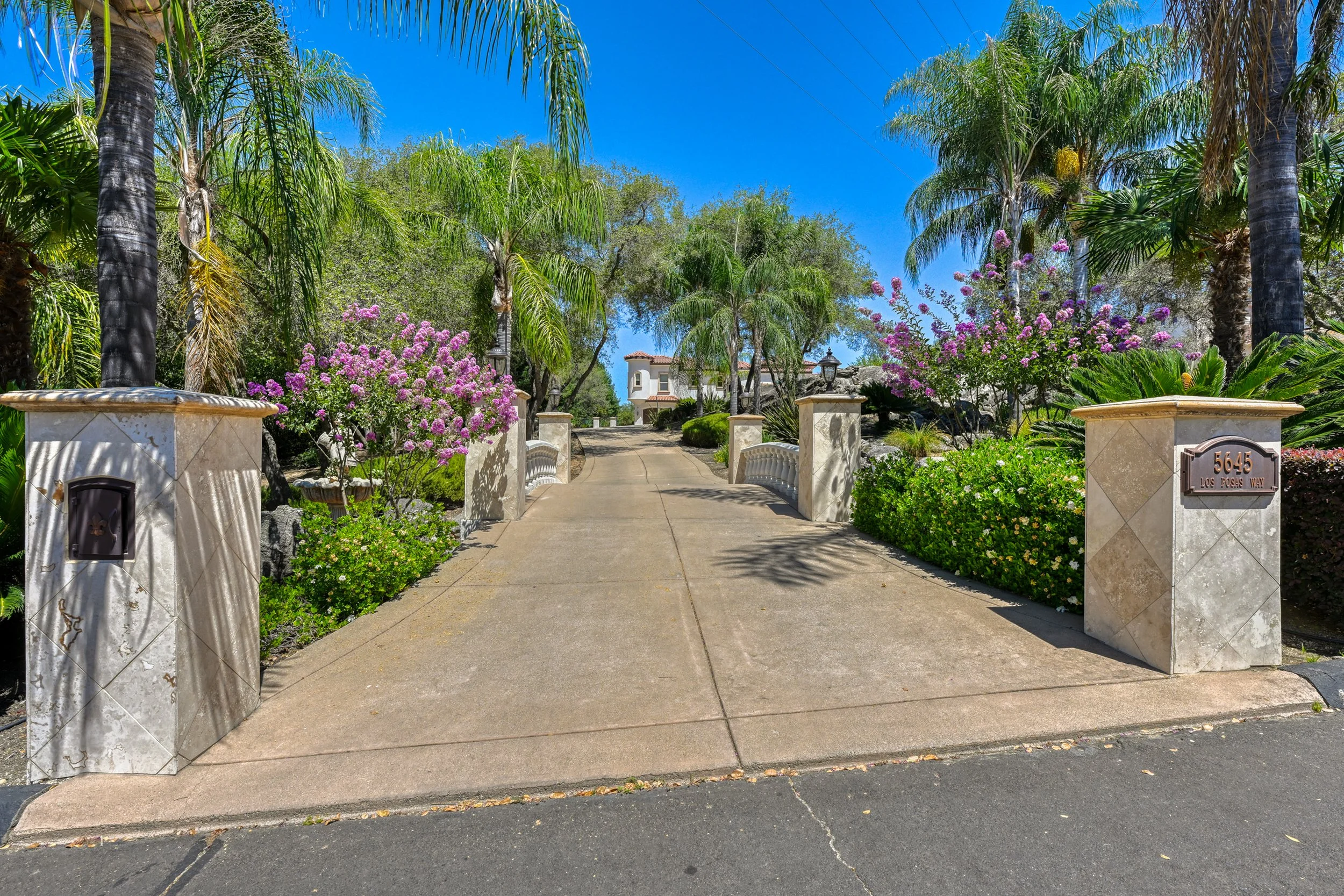 5645 Los Posas Way 1.jpg