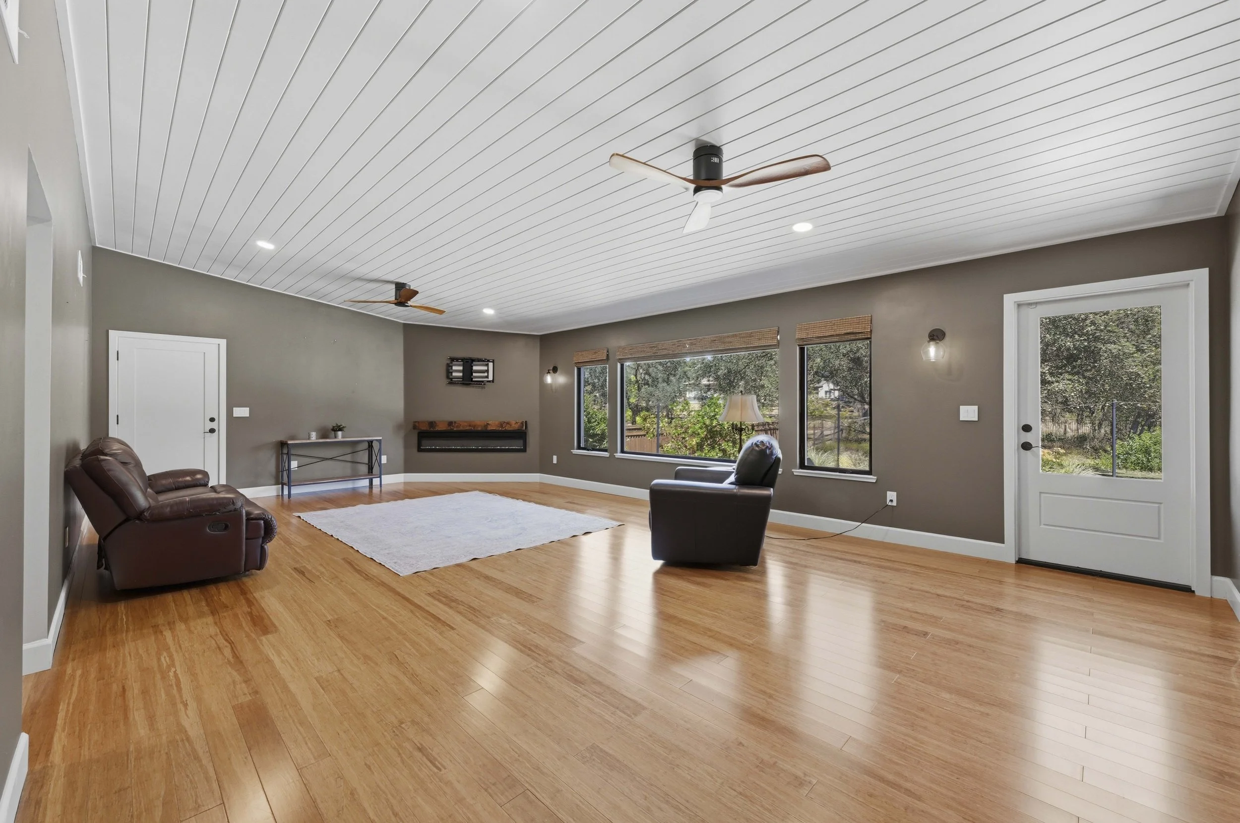 4440 Lawrence Dr _40.jpg