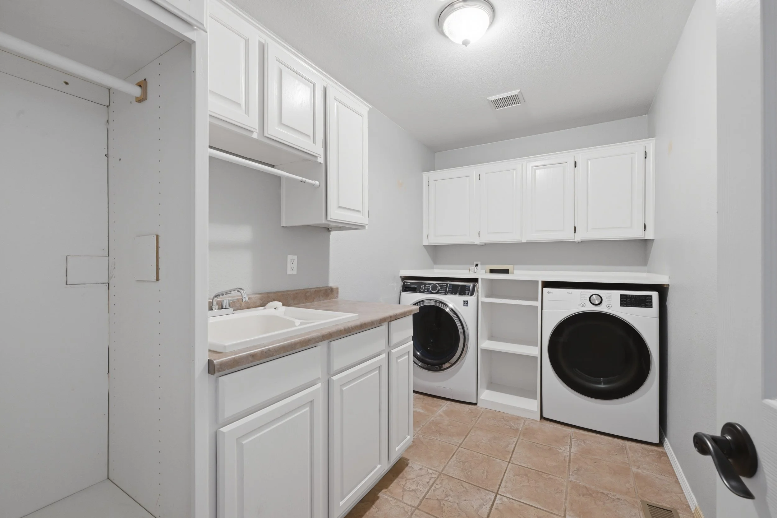 1610 Foxridge Cir 64.jpg