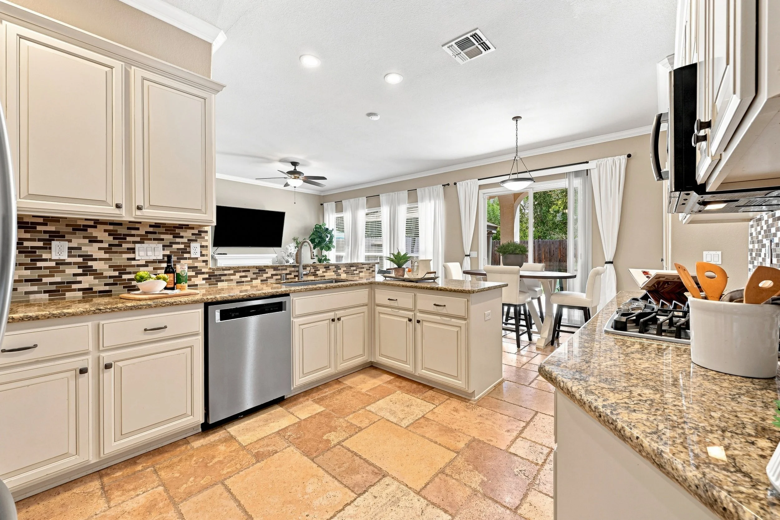 2025 San Esteban Cir _18.jpg
