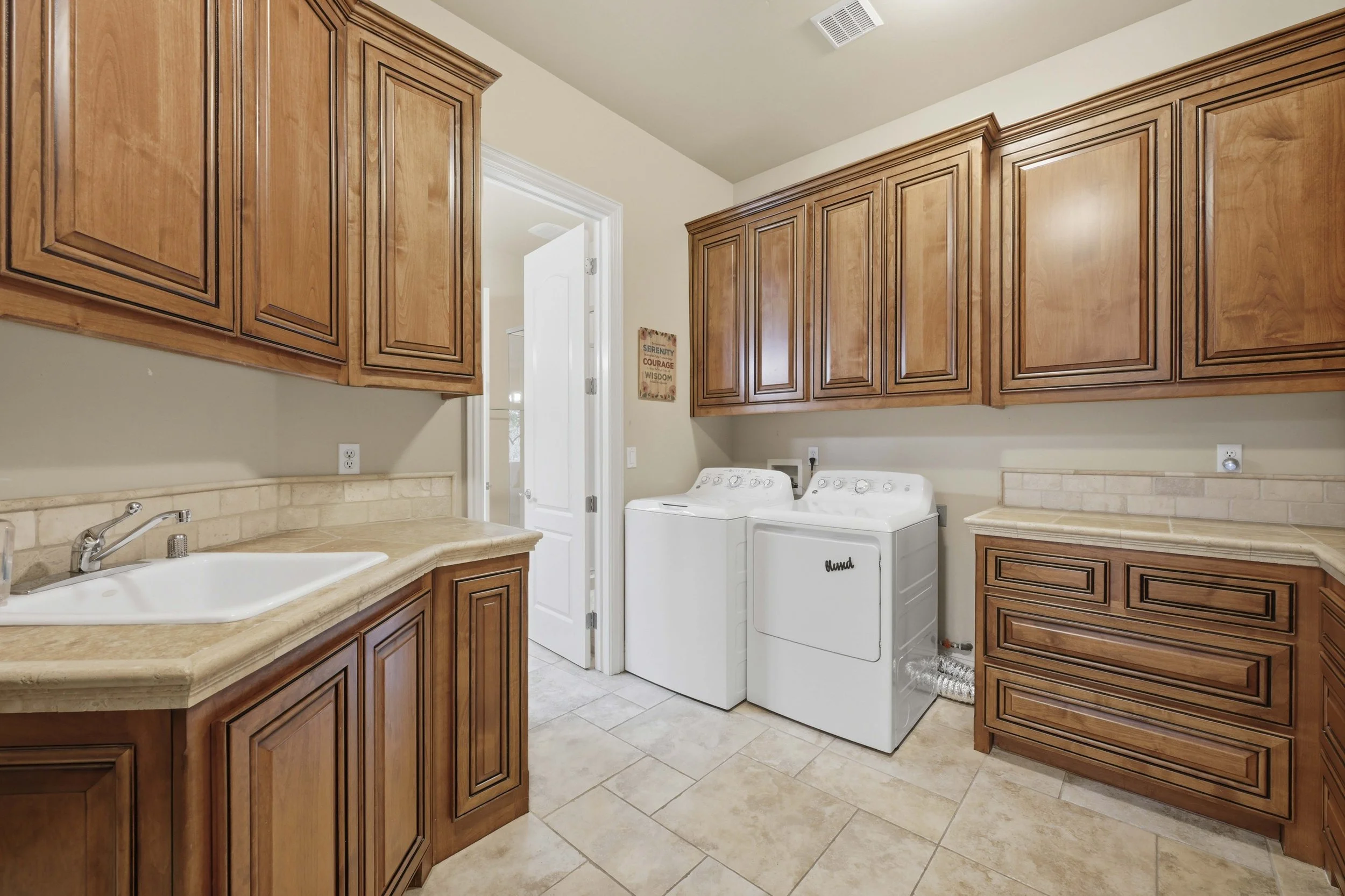 3702 Lindbrook Dr 40.jpg