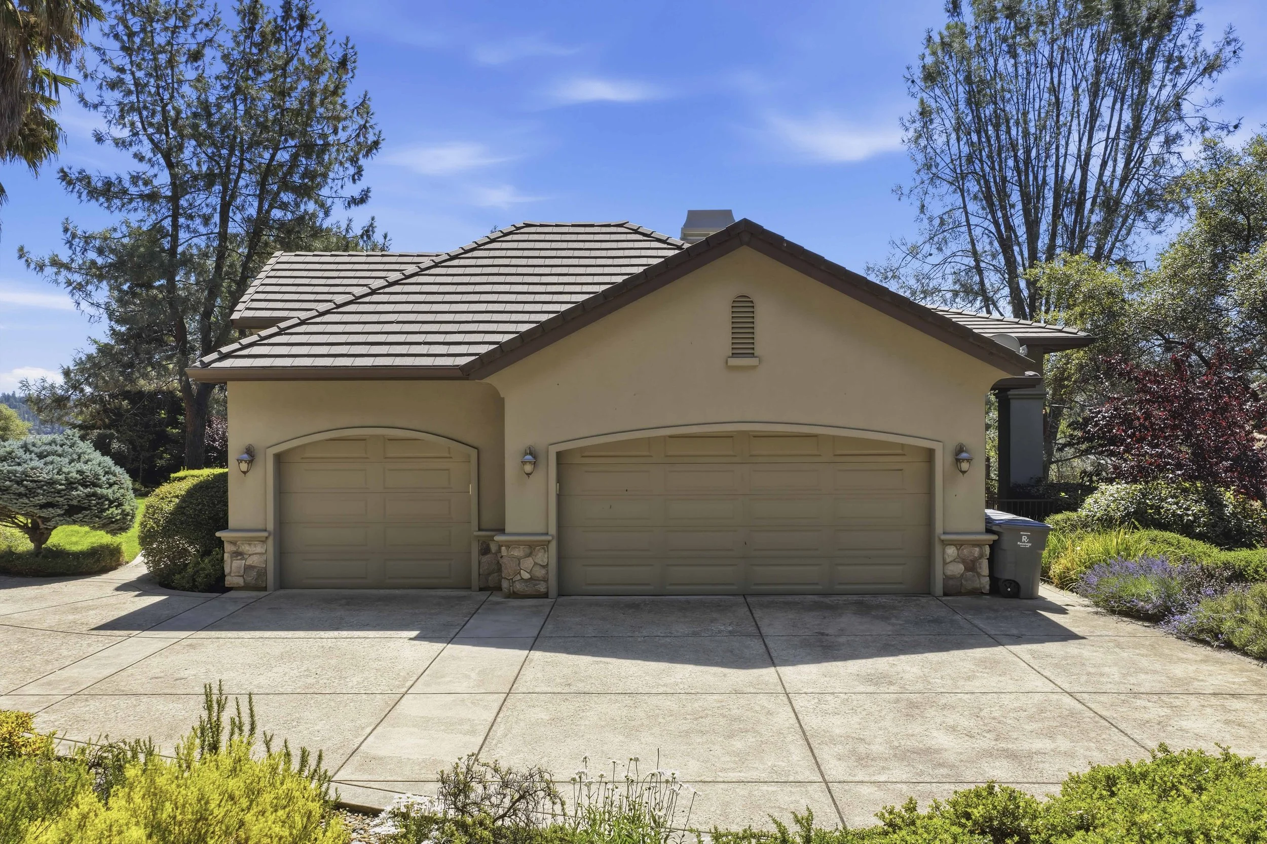 1109 Holly Leaf Ln_17.jpg