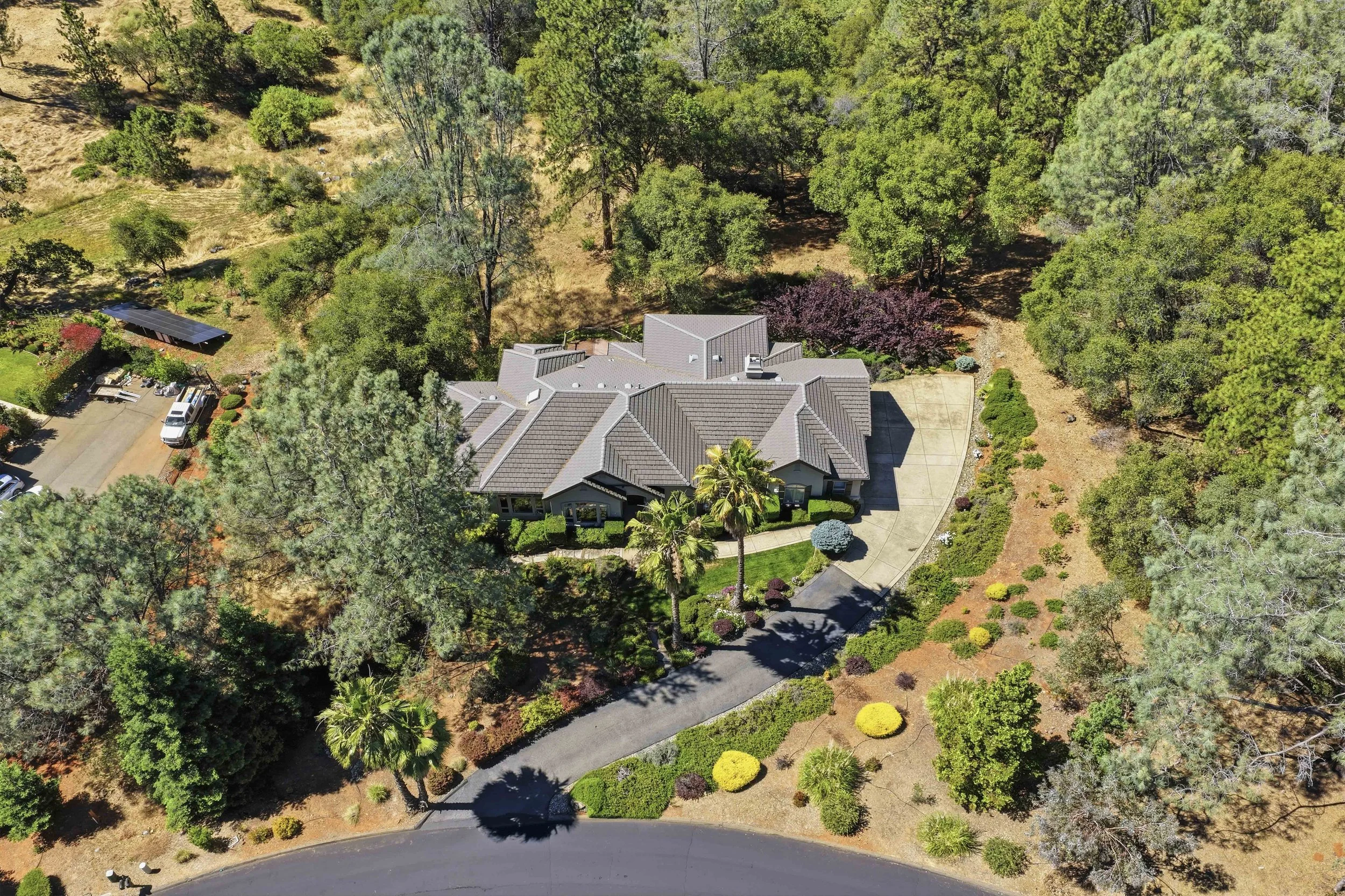 1109 Holly Leaf Ln_1.jpg