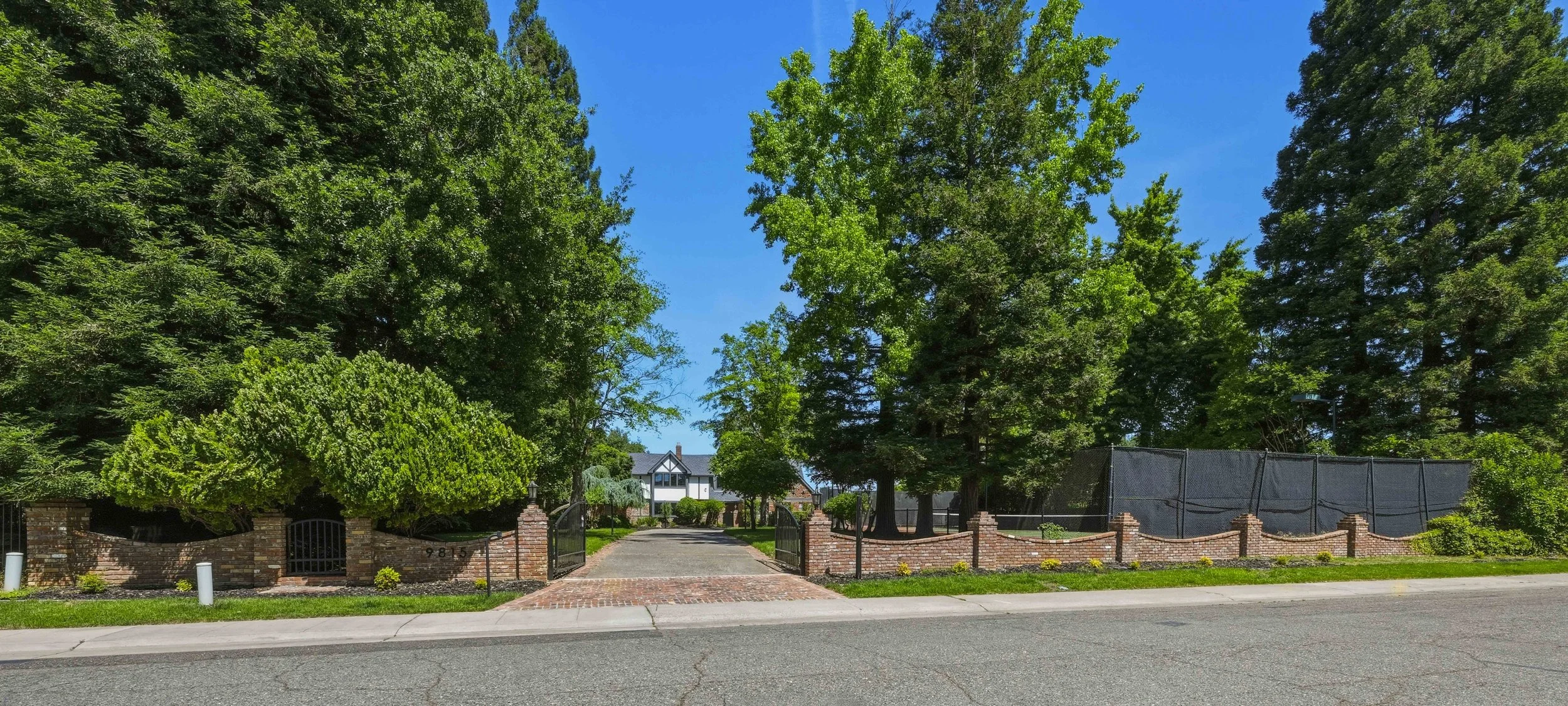 9815 Mira Del Rio Dr 14.jpg