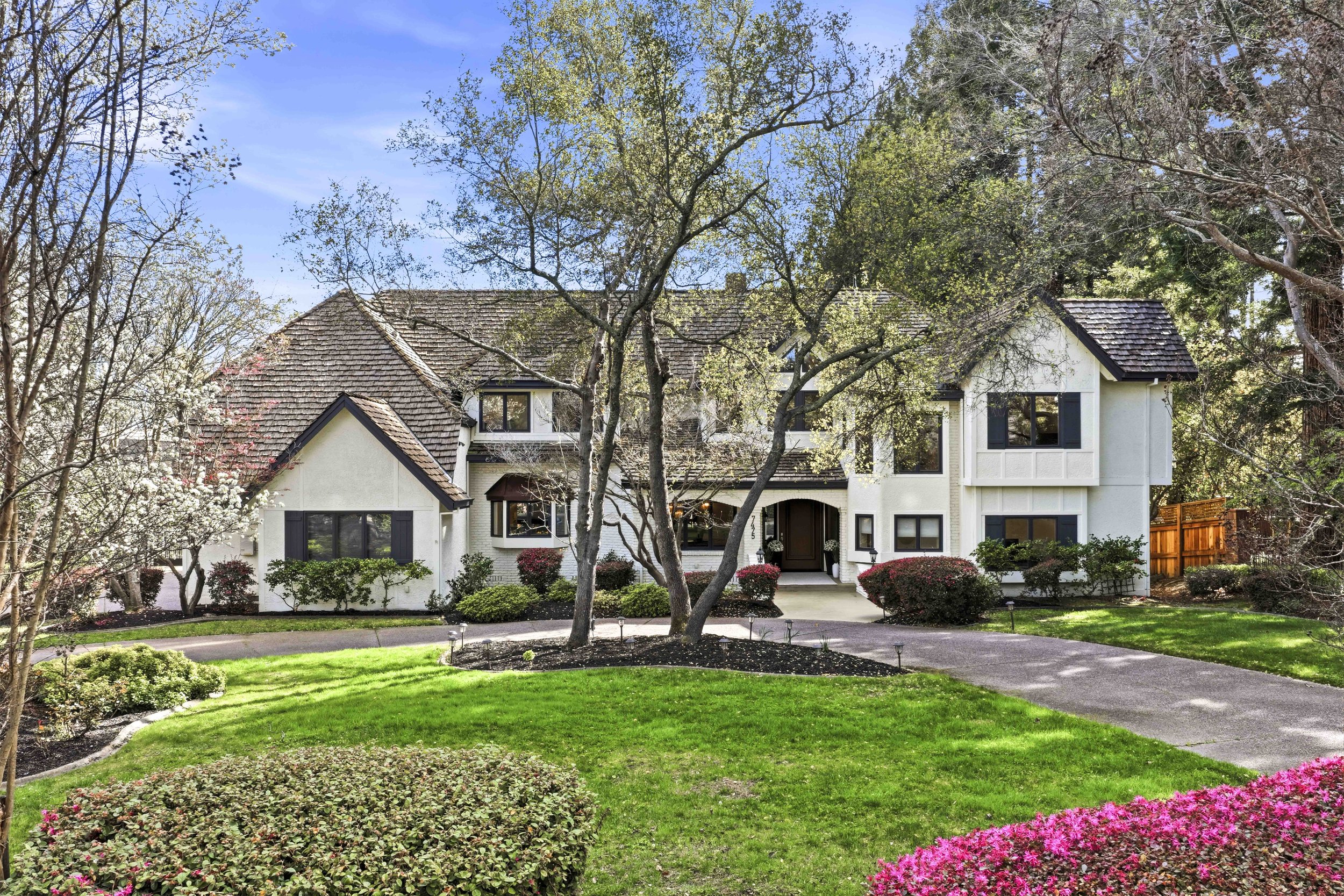 7475 Shelborne Dr 1.jpg