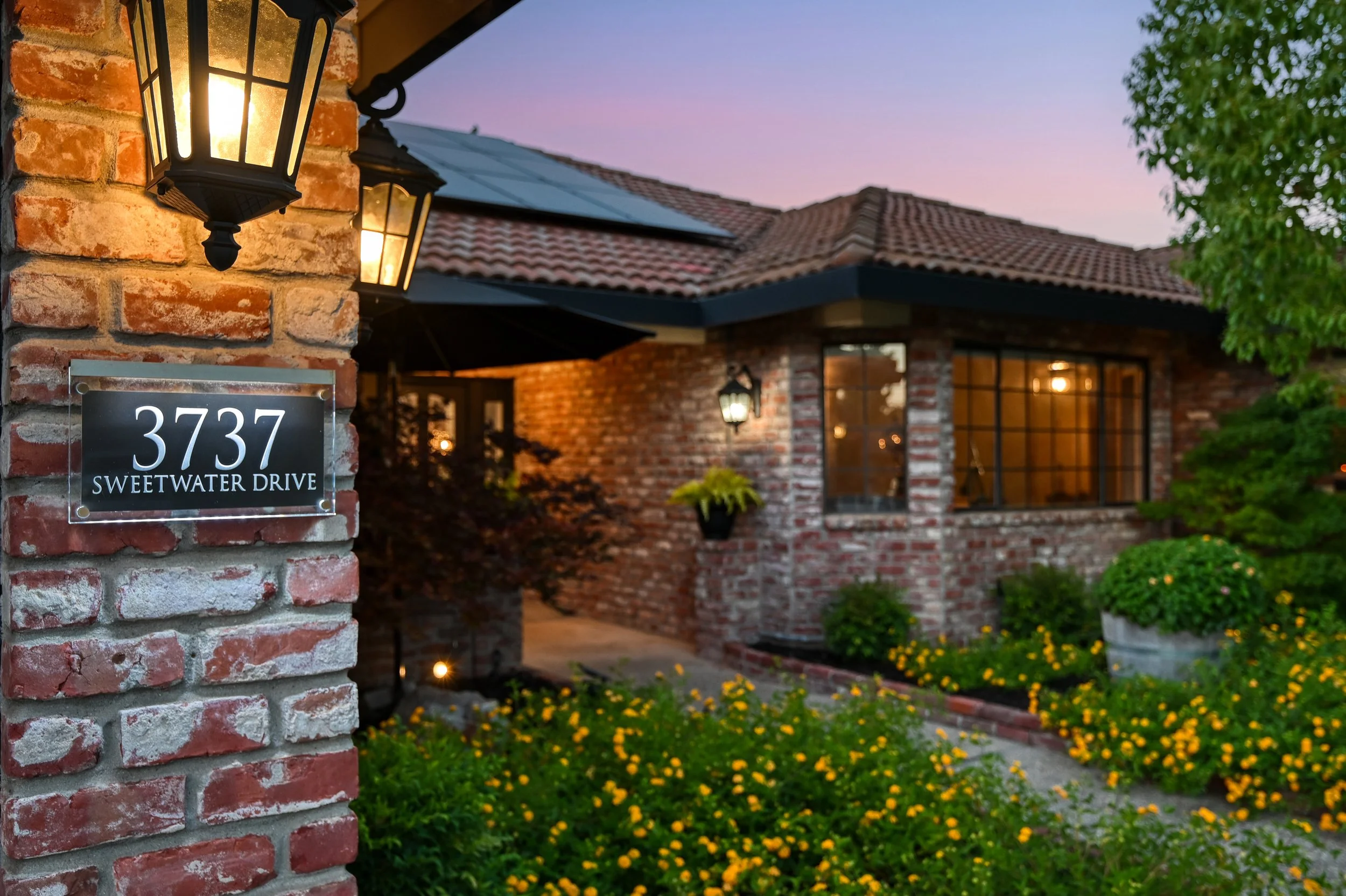 3737 Sweetwater Dr 4.jpg