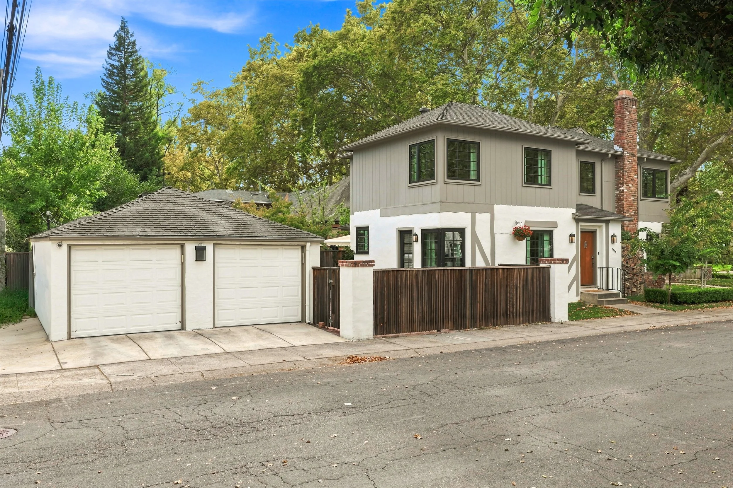 2743 Land Park Dr 4.jpg