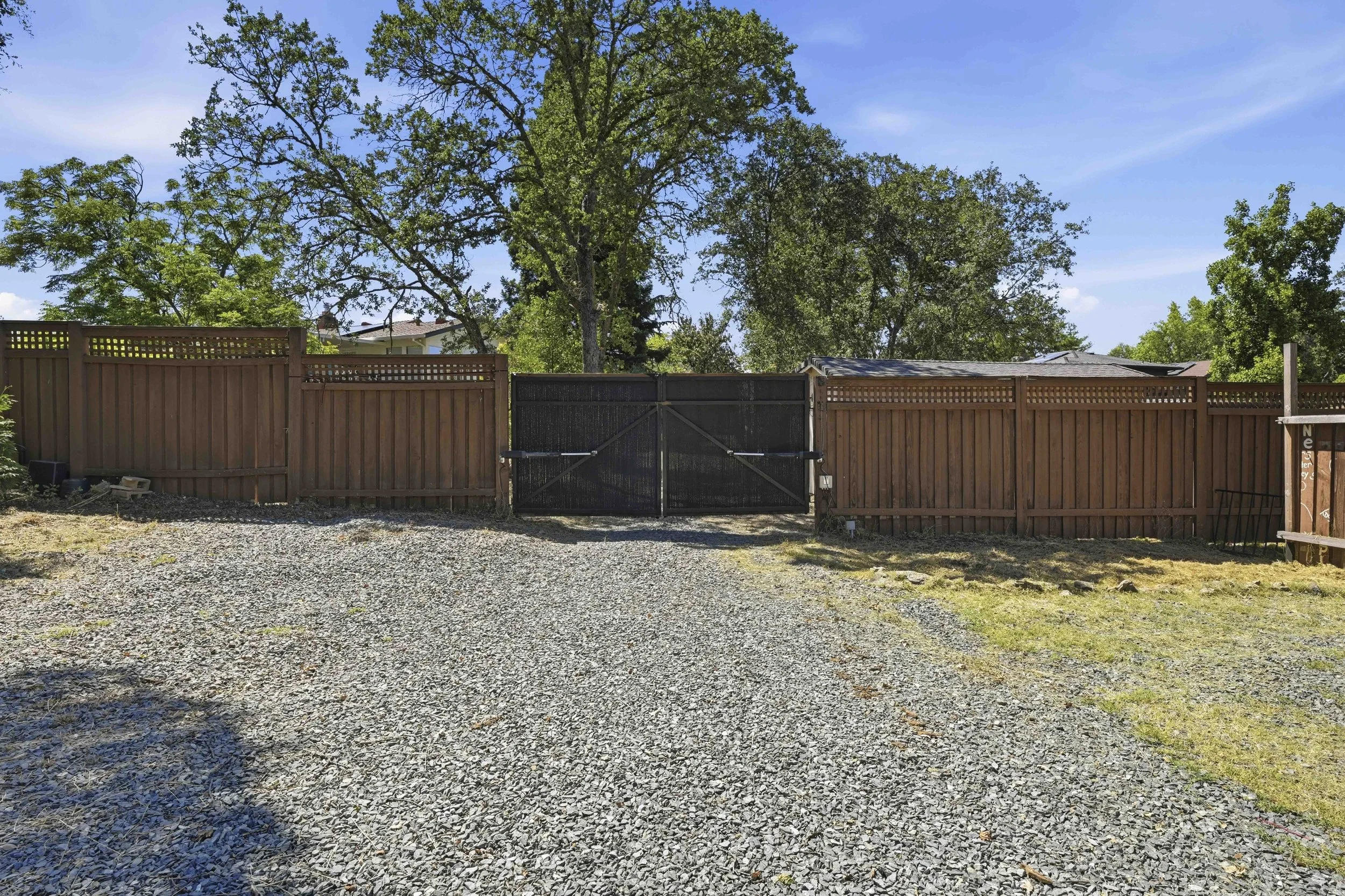 4440 Lawrence Dr _91.jpg