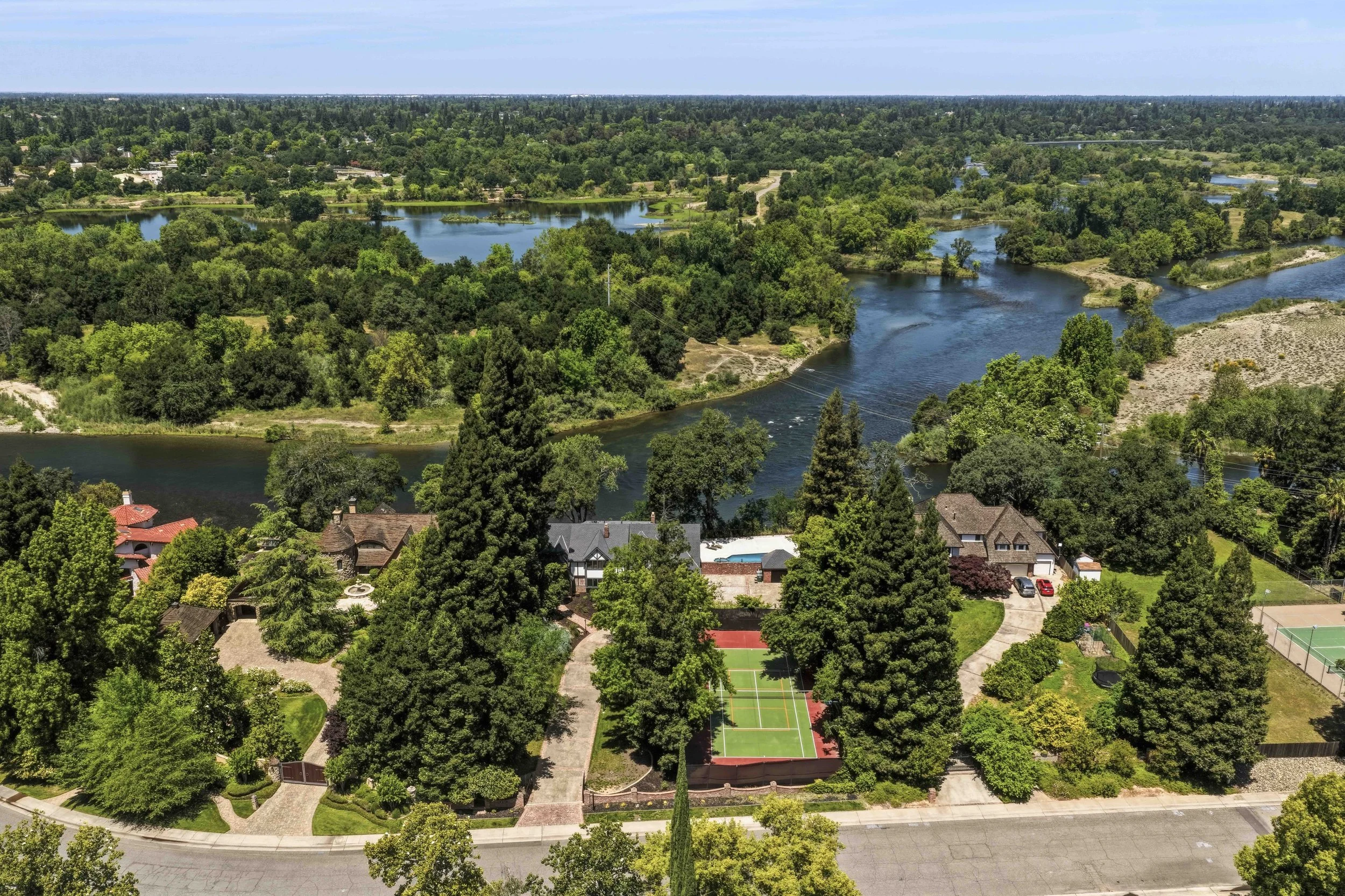 9815 Mira Del Rio Dr 2.jpg