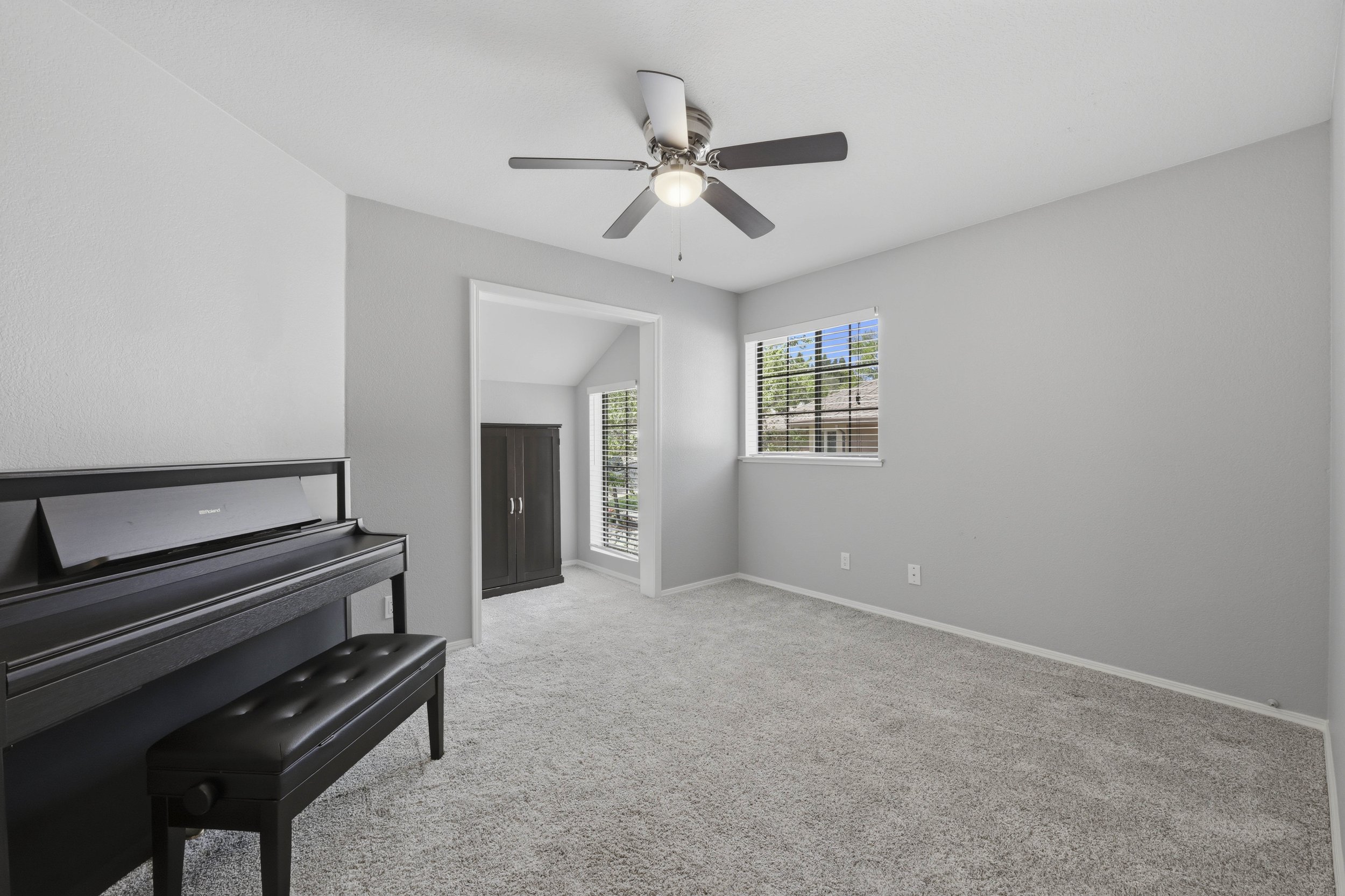 1610 Foxridge Cir 73.jpg