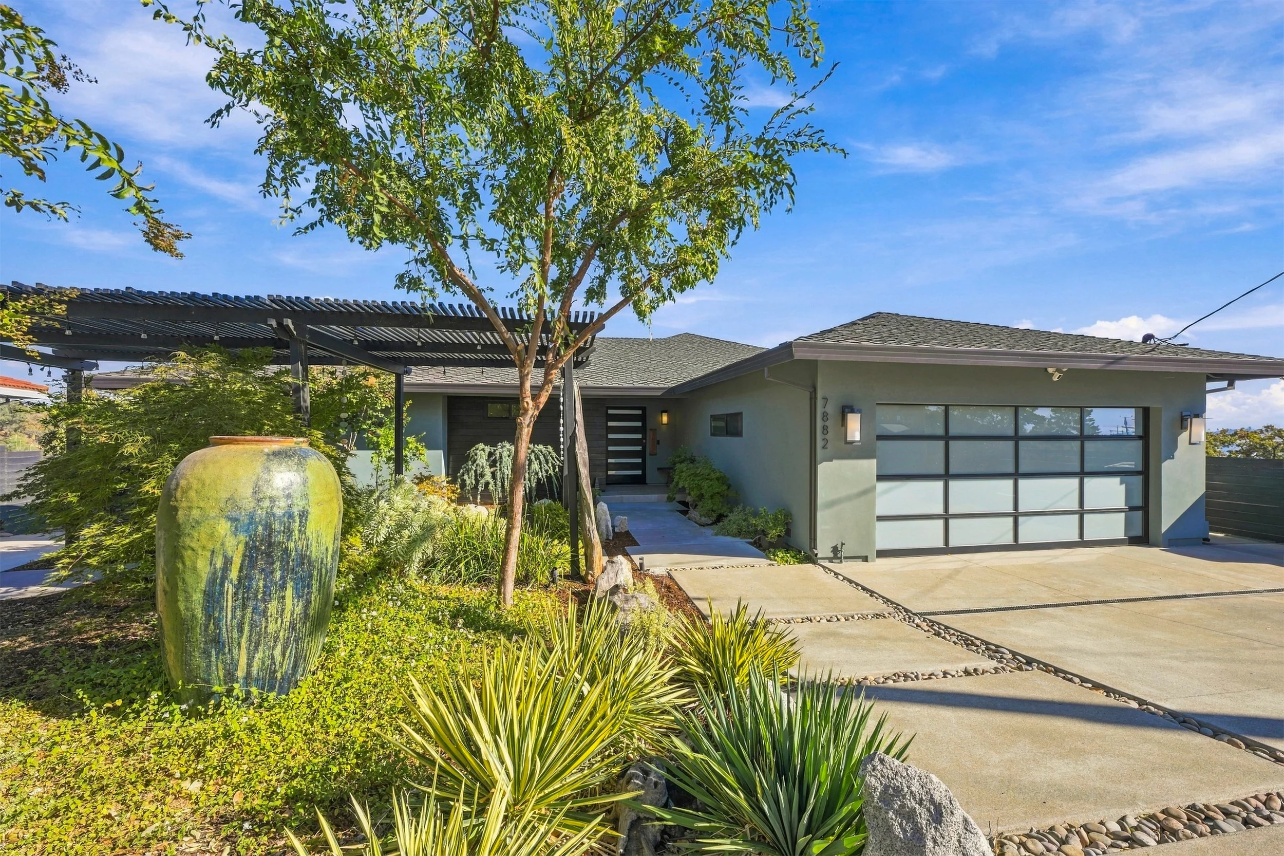 7882 Lakeshore Dr 5.jpg