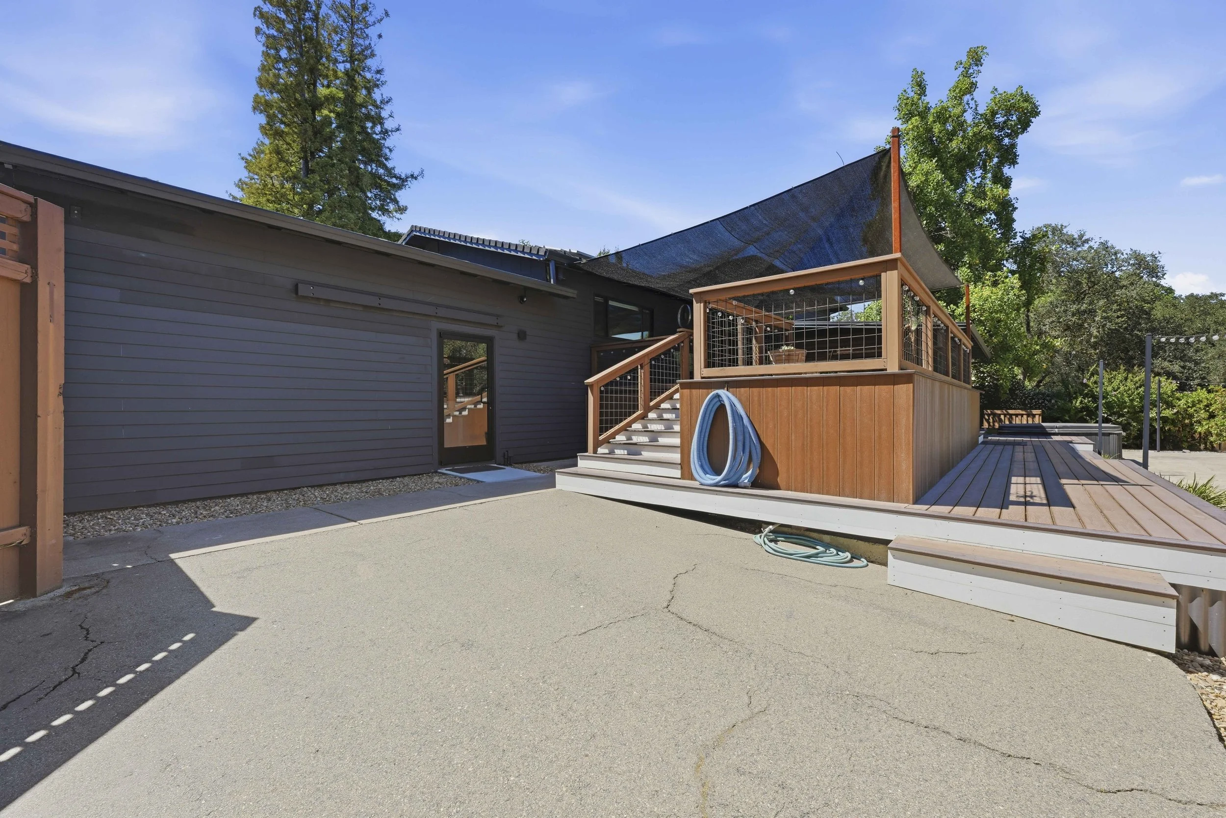 4440 Lawrence Dr _69.jpg