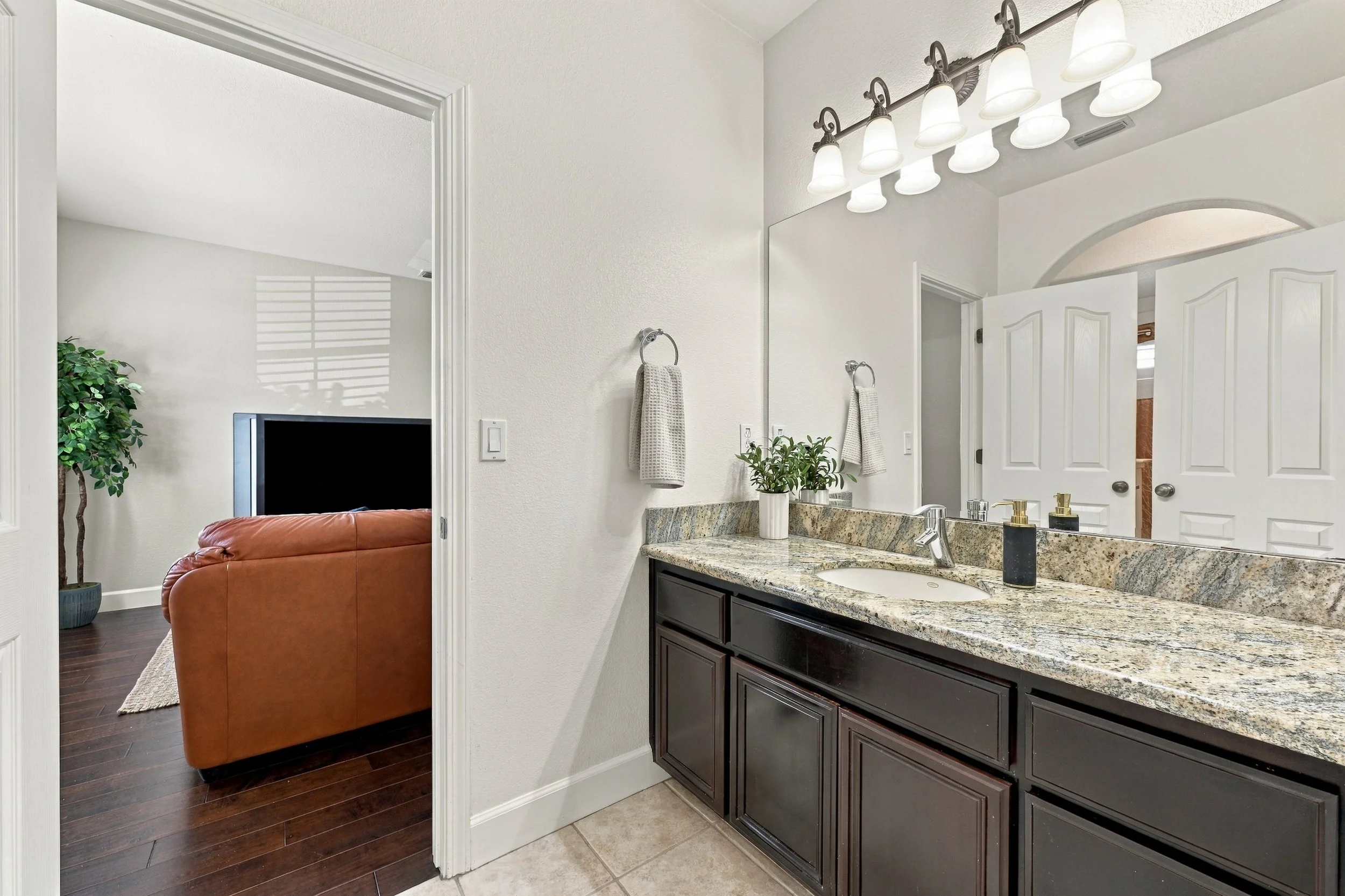 3391 Black Oak Dr 95.jpg