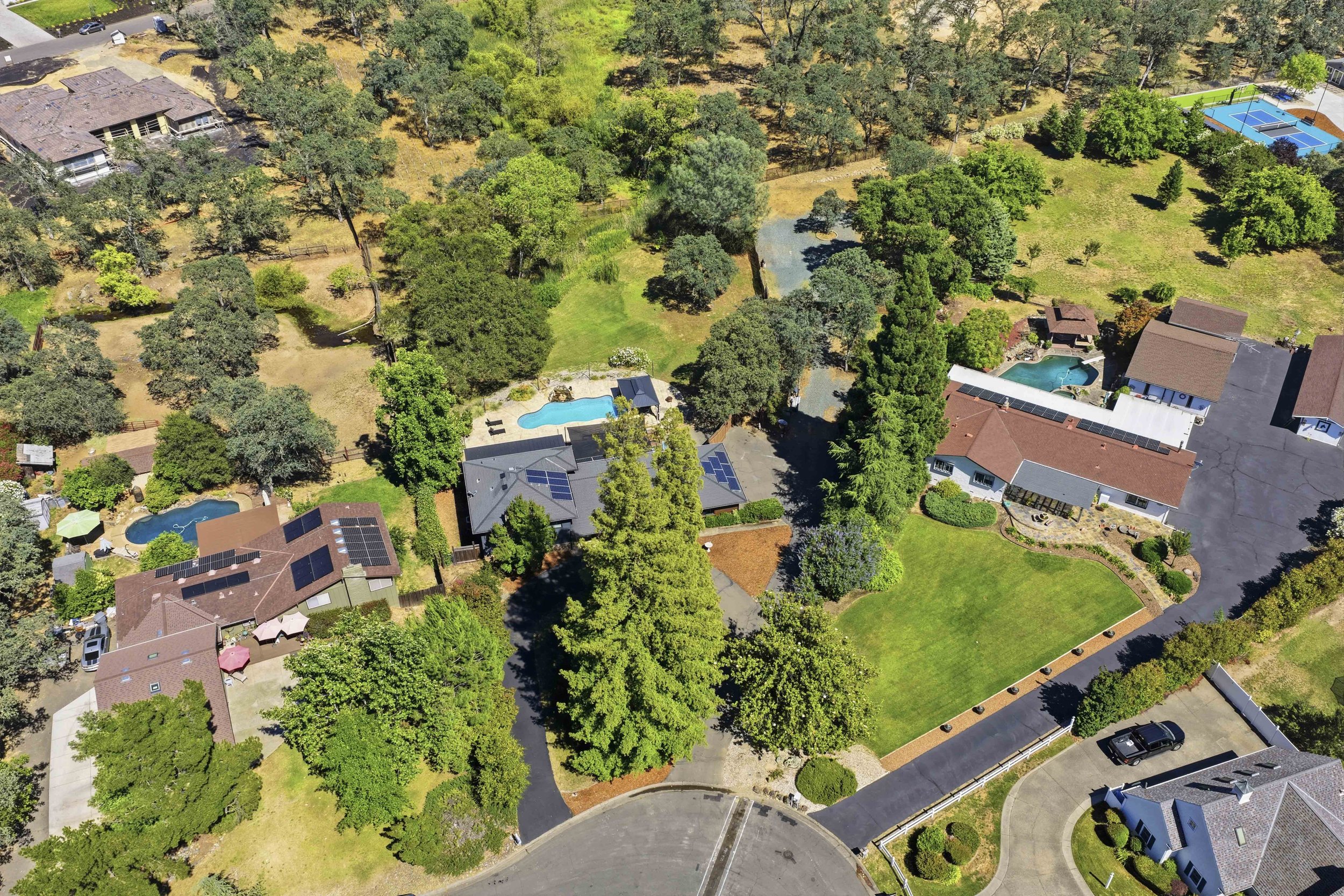 4440 Lawrence Dr _0.jpg