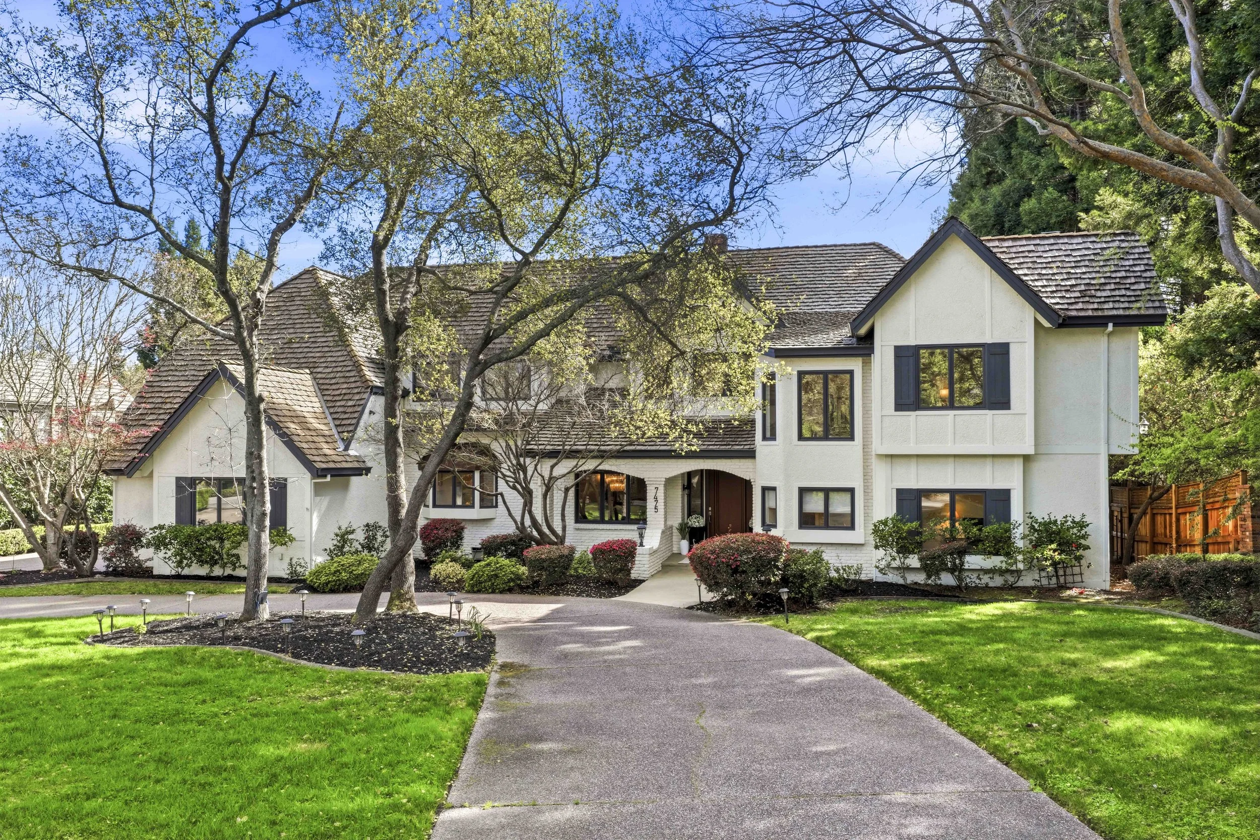 7475 Shelborne Dr 2.jpg