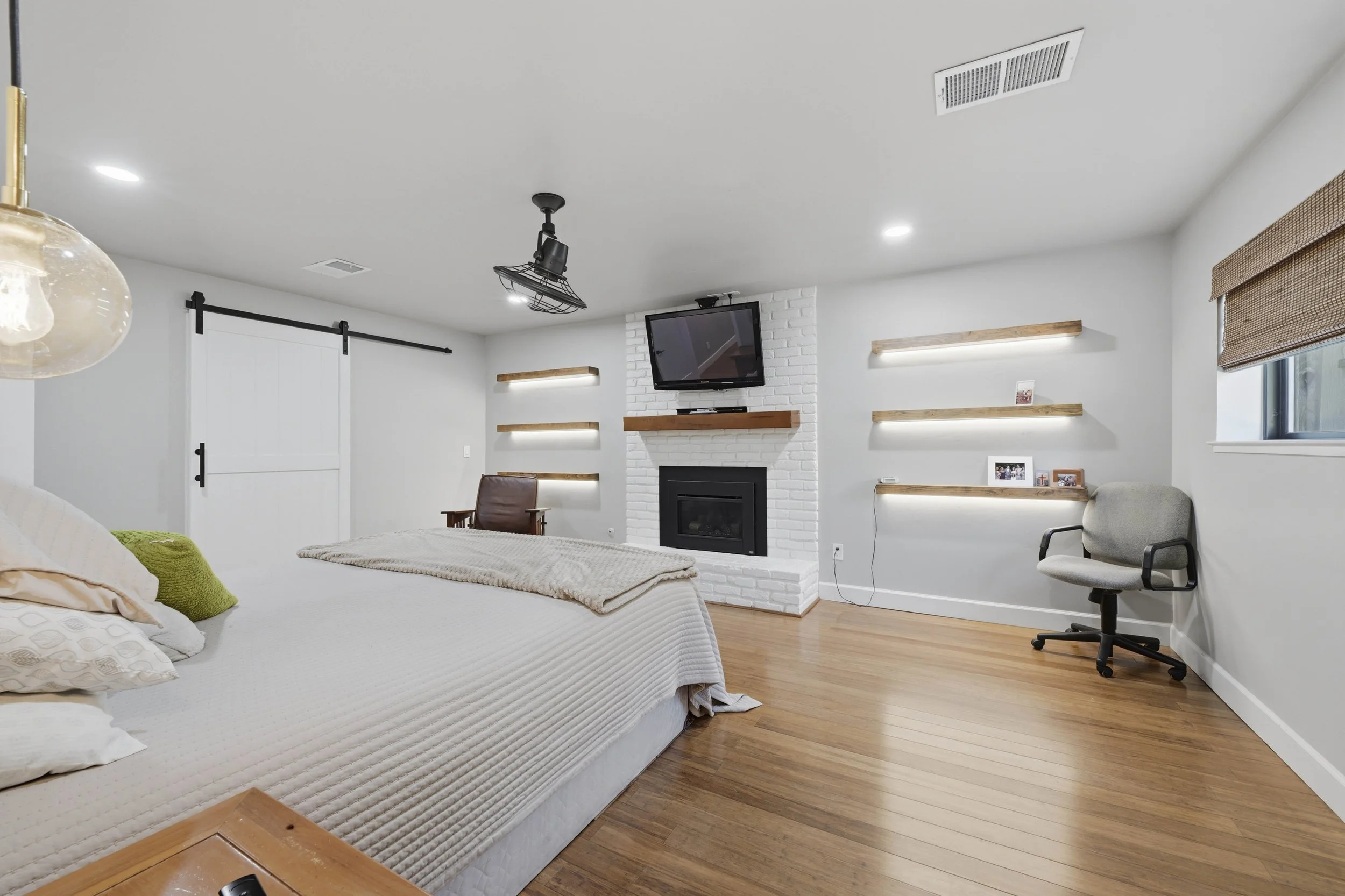 4440 Lawrence Dr _47.jpg