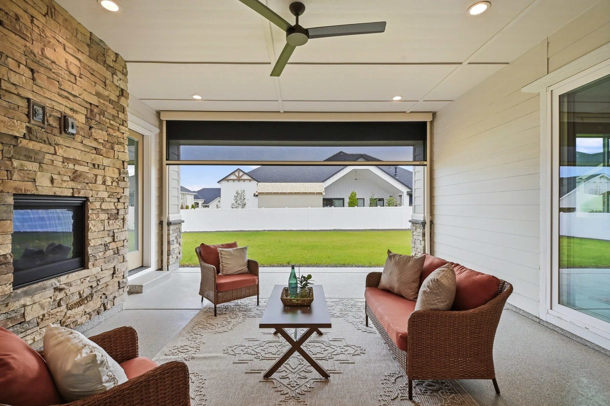 2941 N Staghaven Ave 22.jpg