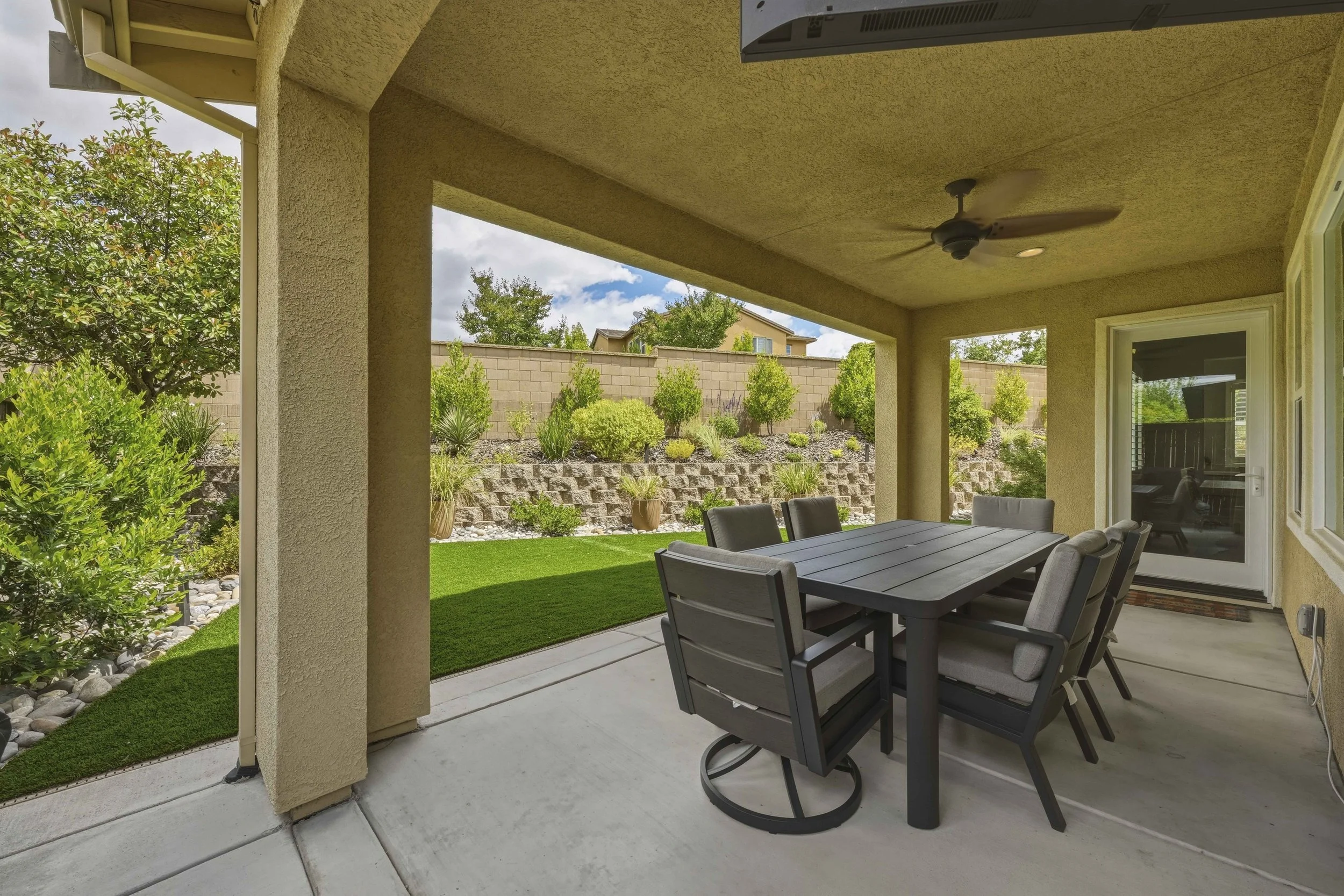 895 Calico Dr 92.jpg