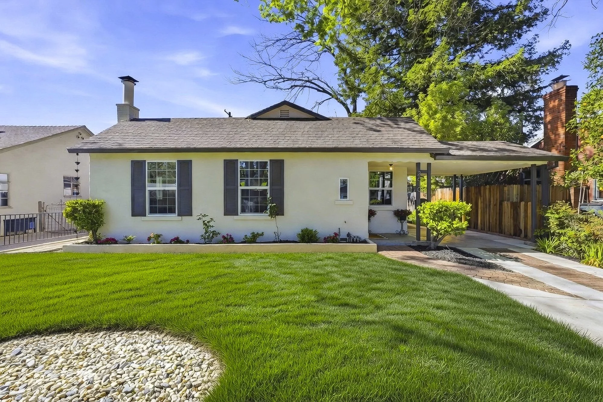 2610 14th - Grass Edit 3_1.jpg